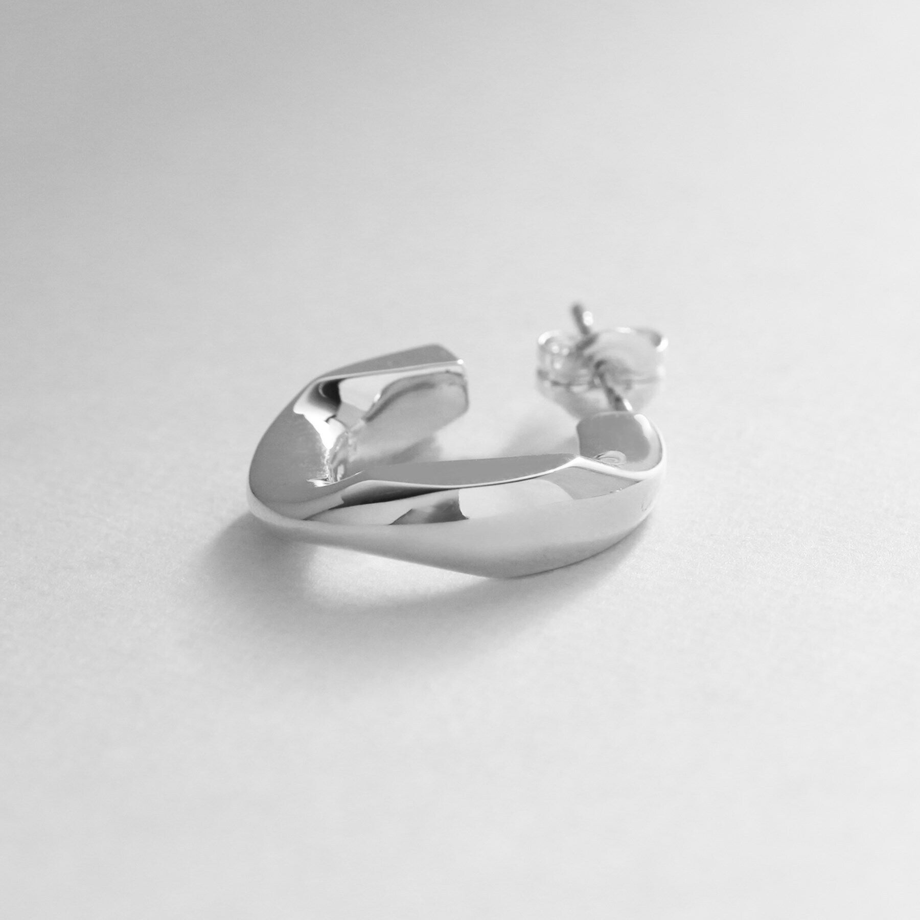 COCOSHNIK ONKITSCH「シルバー チェーンピアス カーブチェーンシングル」|ピアス|