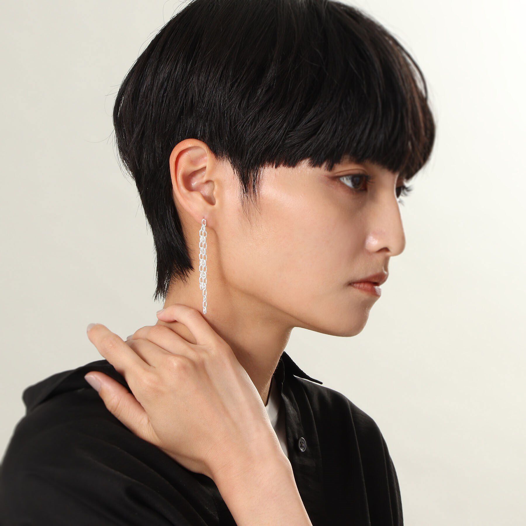 COCOSHNIK ONKITSCH「シルバー ニュアンスチェーン ダブルストレートピアス」|ピアス|
