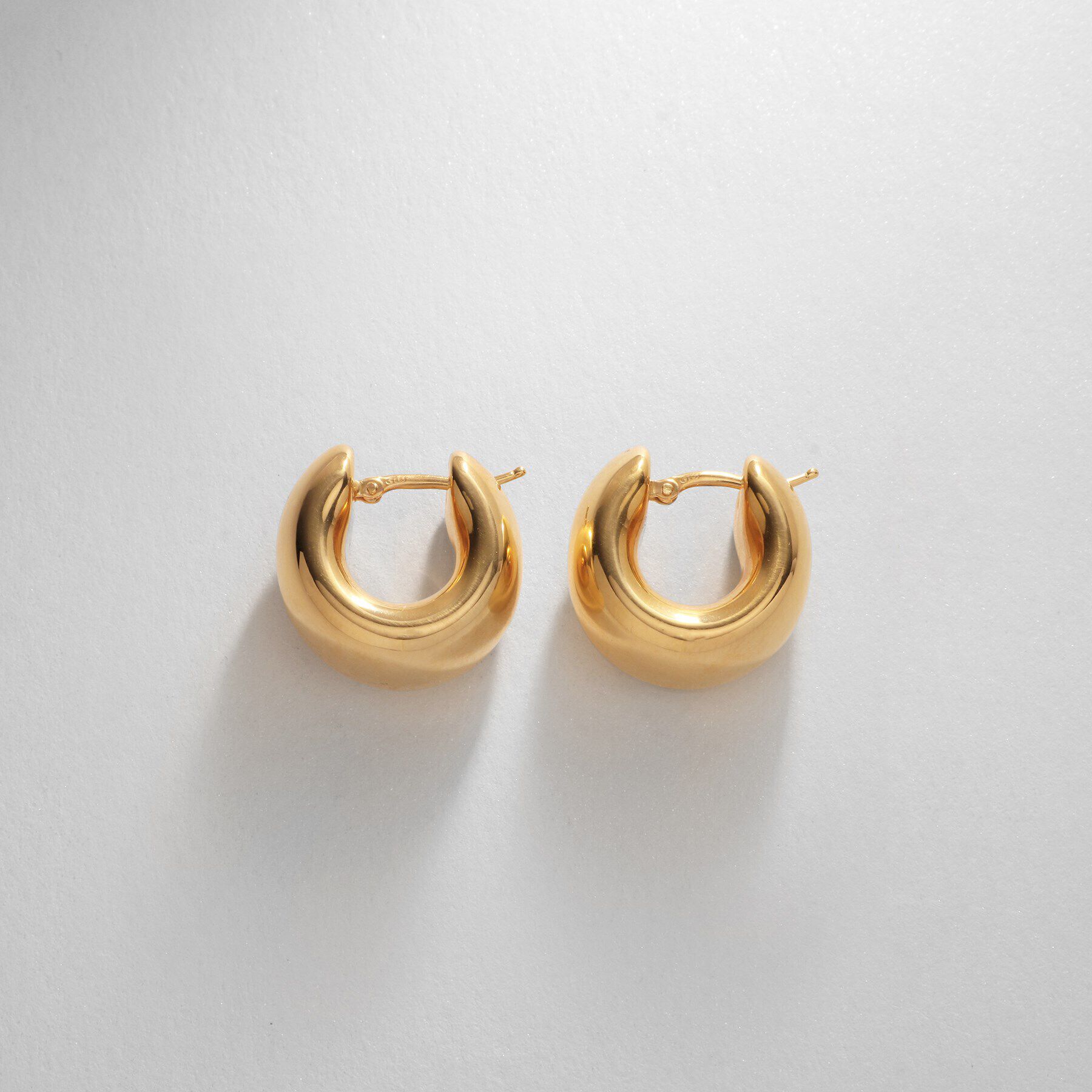 COCOSHNIK ONKITSCH「シルバー ホロウフープ ワイドピアス GP」|ピアス|