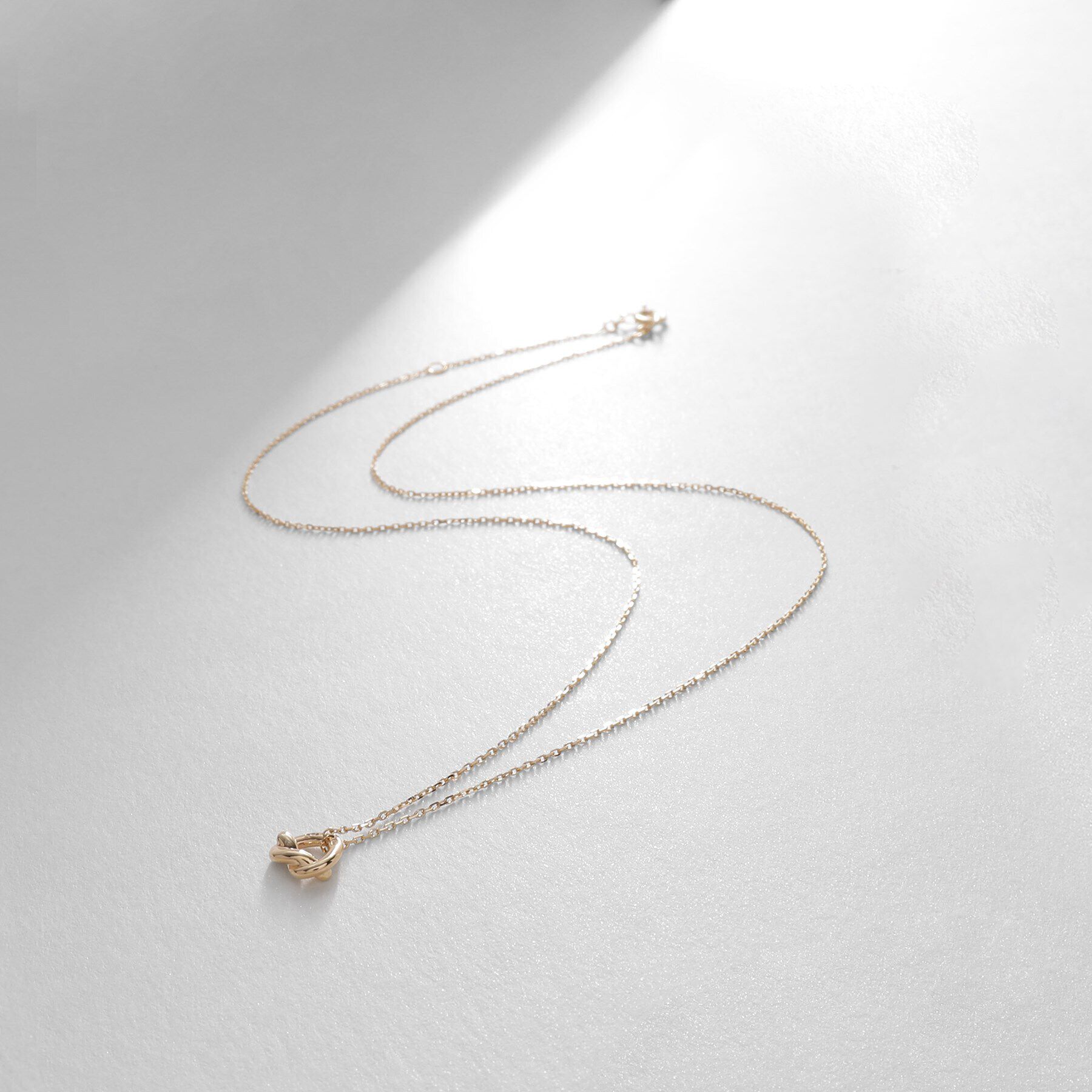 COCOSHNIK「K10オーバーハンドノット ネックレス」|ネックレス|イエローゴールド(1