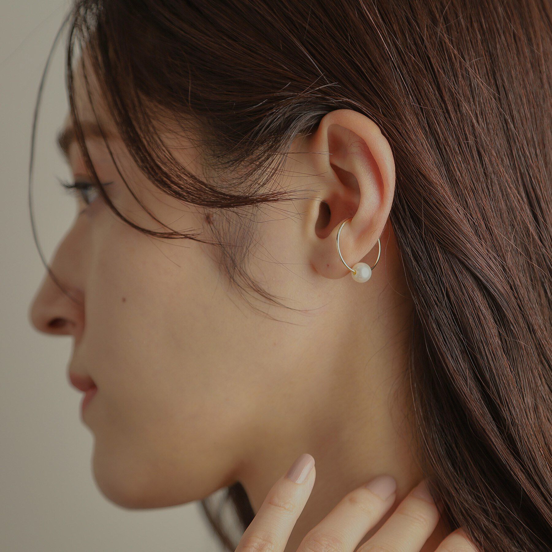 COCOSHNIK「K10パール フープ イヤーカフ（両耳用）」|イヤリング|