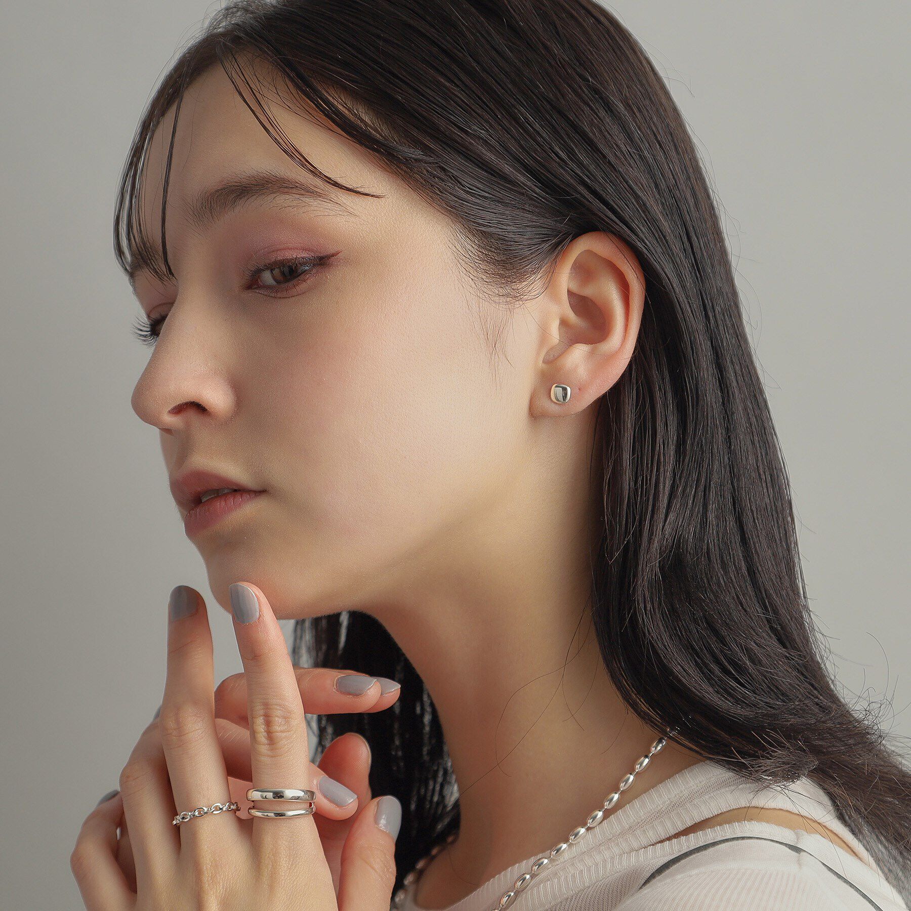 COCOSHNIK ONKITSCH「シルバー クッションシェイプ スタッドピアス」|ピアス|