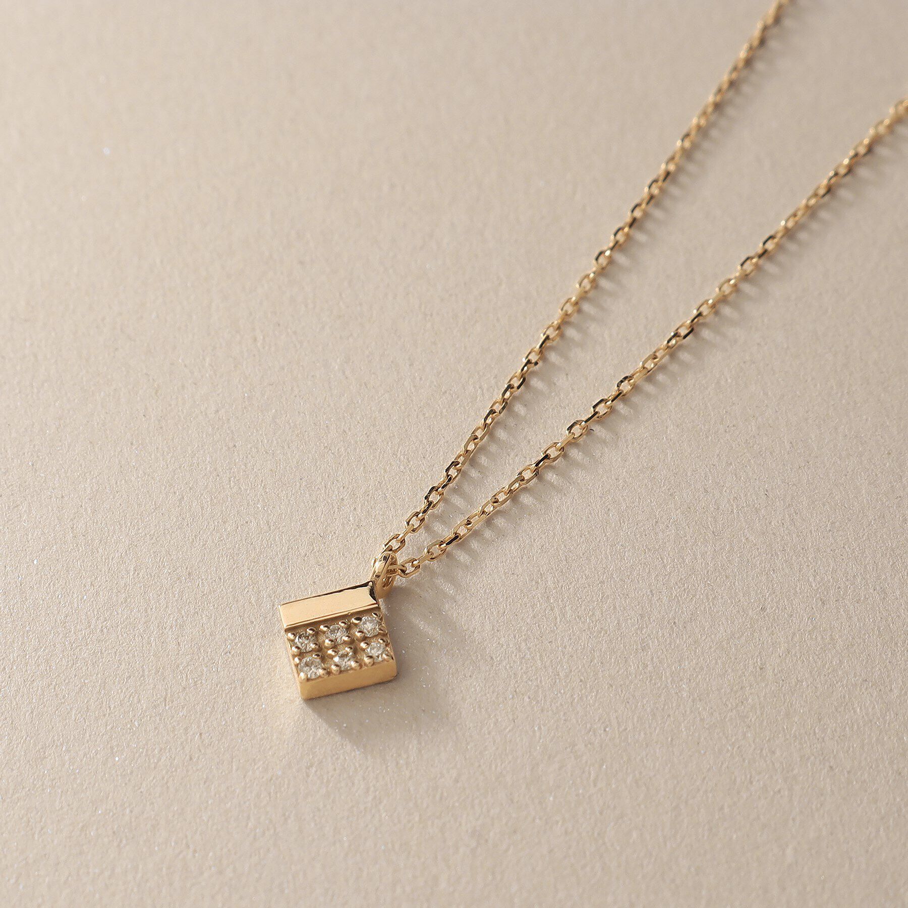 COCOSHNIK「K10ダイヤモンド ダイヤシェイプ ネックレス」|ネックレス|