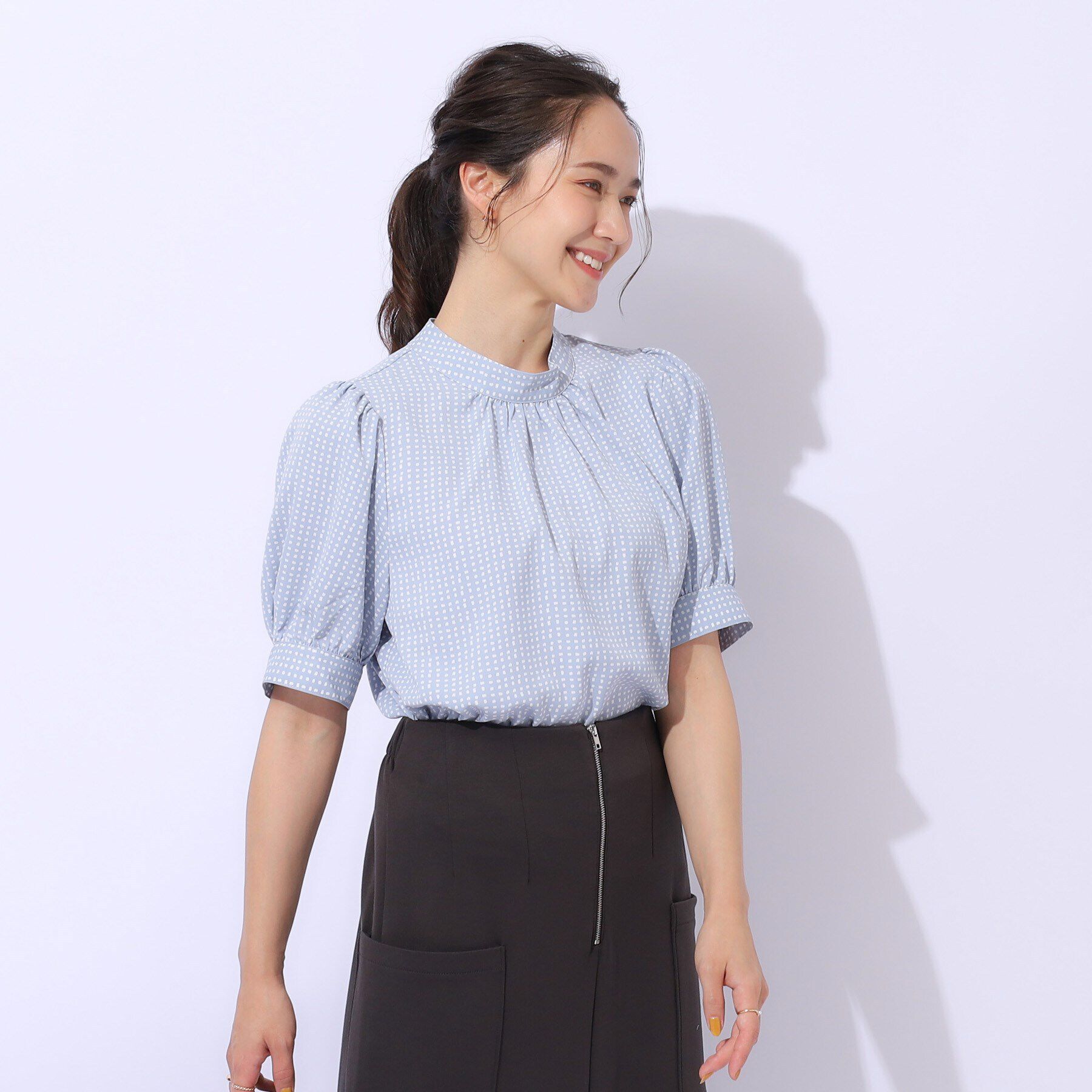 SHOO･LA･RUE「【2WAY/無理せずキレイ】リボンが華やかさをプラスする 5分袖ブラウス」|シャツ・ブラウス|