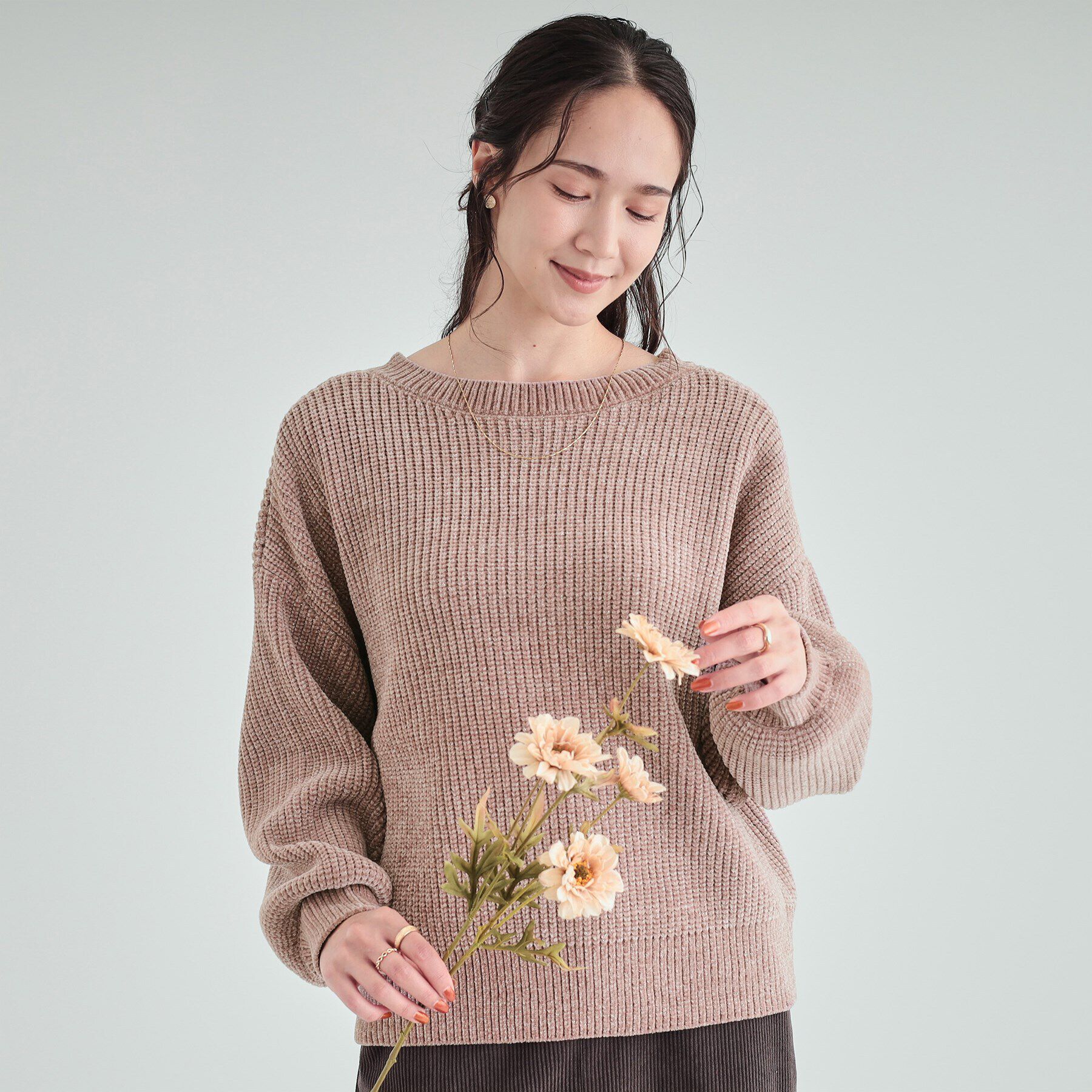 SHOO･LA･RUE「【S-LL/前後2WAY】大人のゆるさが魅力 ベロア風ラメモールニット」|ニット・セーター|ピンク(071)