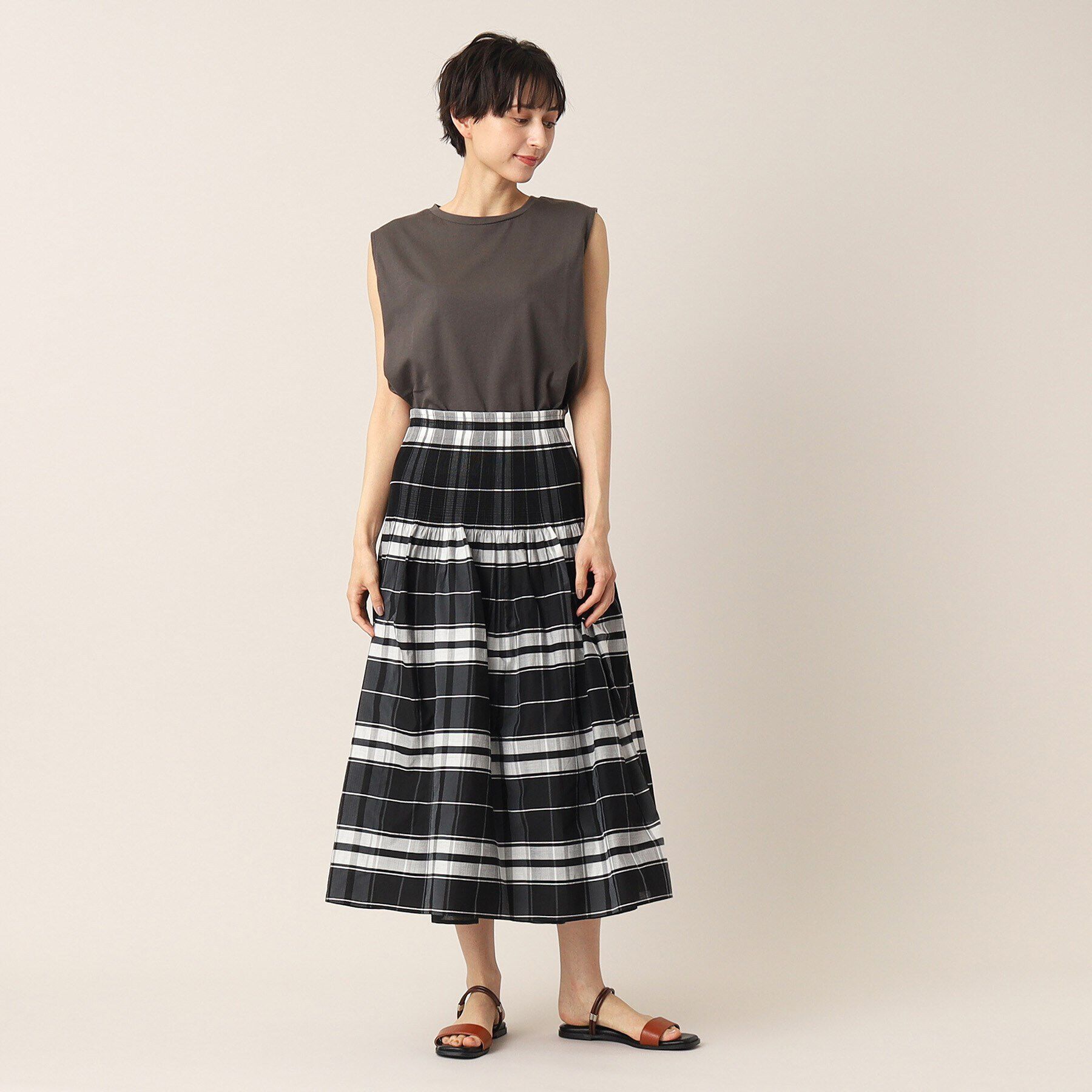 Dessin「【ウエストゴム・洗える】リバーシブルシャーリングスカート」|スカート|
