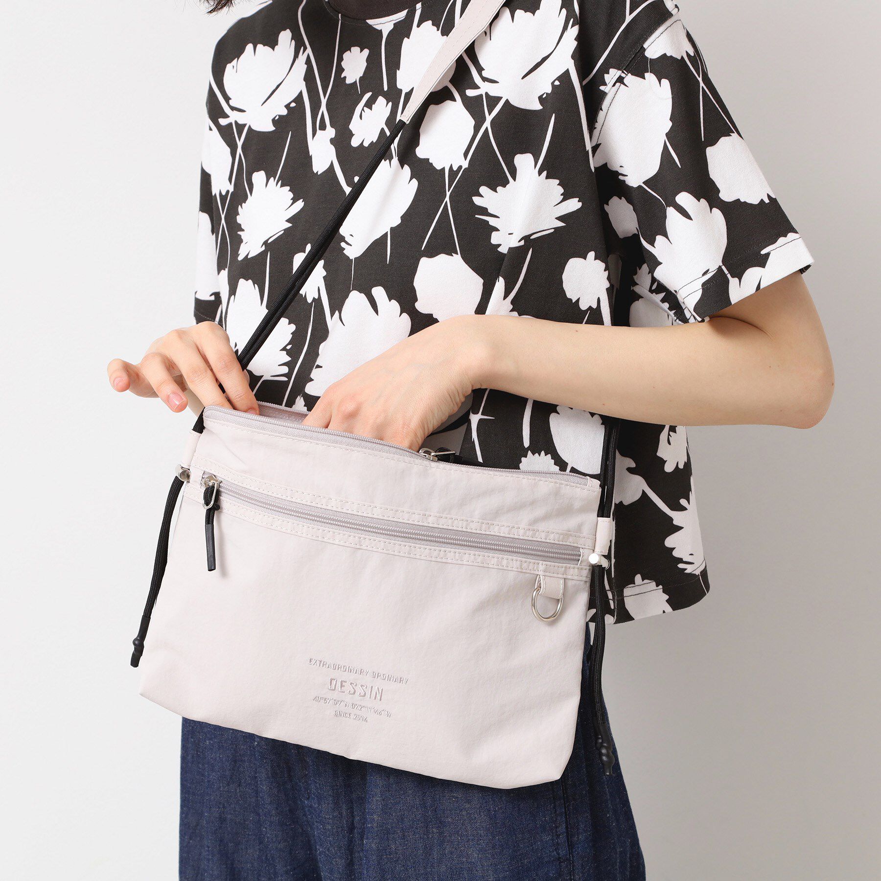 Dessin「ドローコードサコッシュ」|ショルダー・メッセンジャー|オフホワイト(003