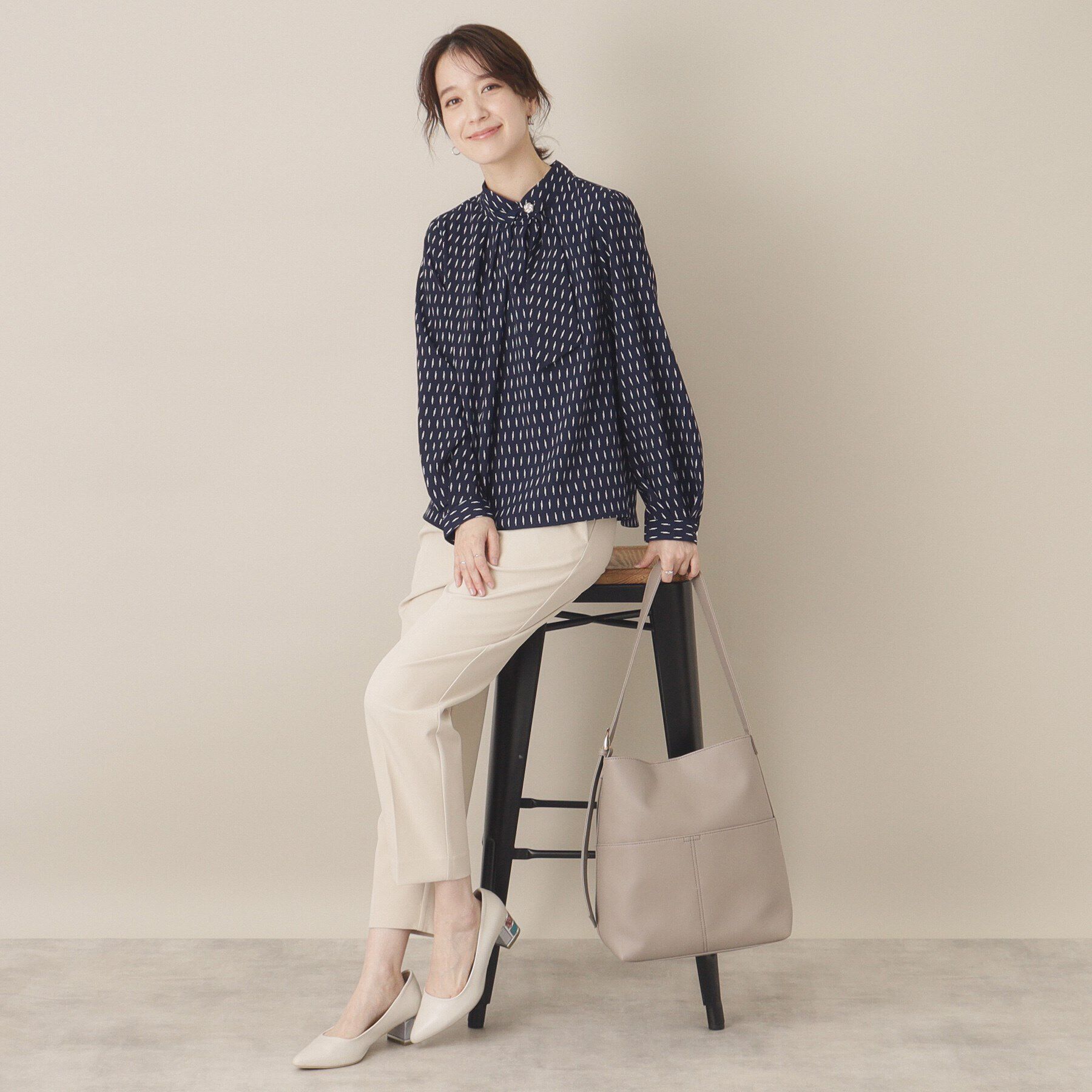 ITS&rsquo;DEMO「【通勤／手洗い可】幾何柄ボウタイブラウス」|シャツ・ブラウス|