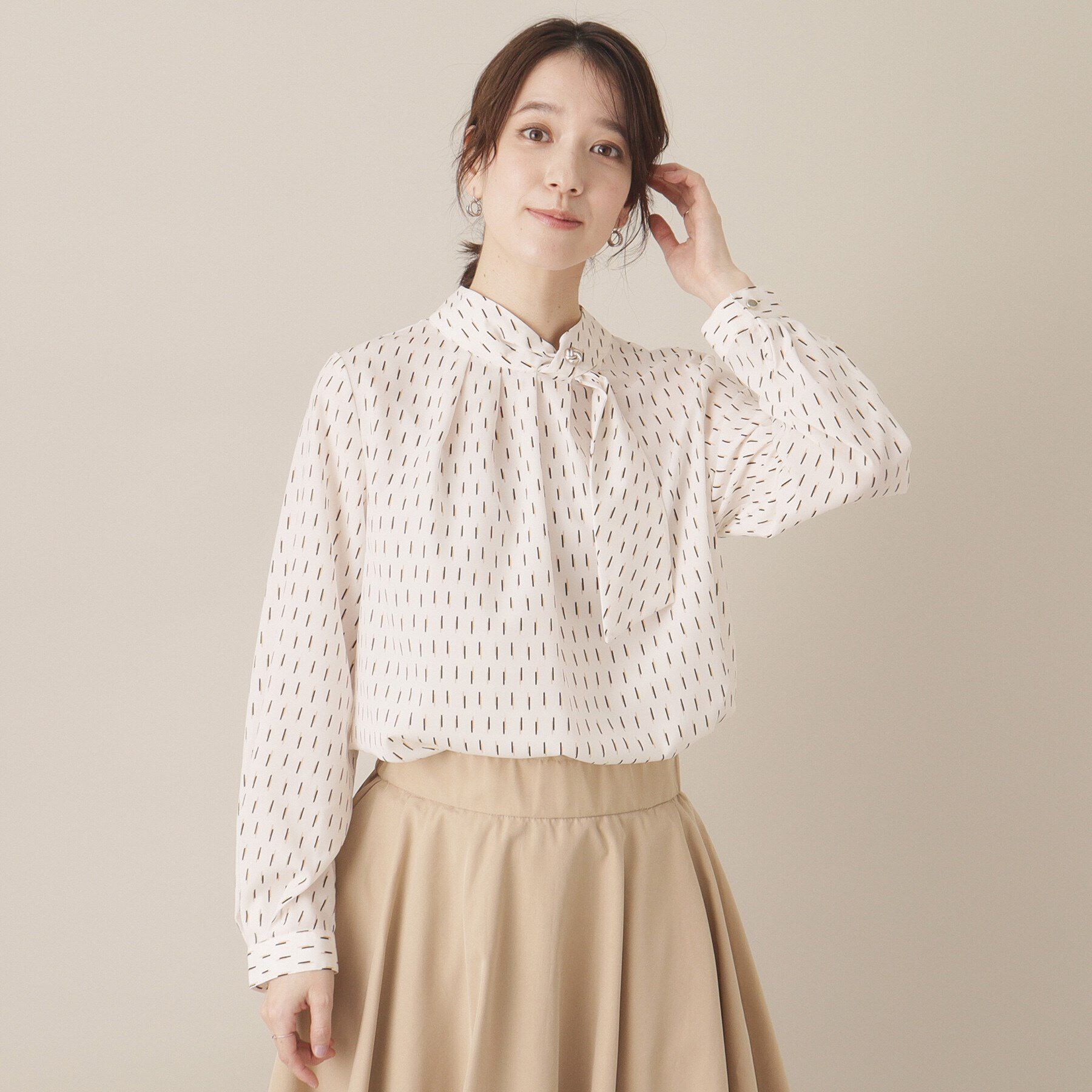 ITS&rsquo;DEMO「【通勤／手洗い可】幾何柄ボウタイブラウス」|シャツ・ブラウス|