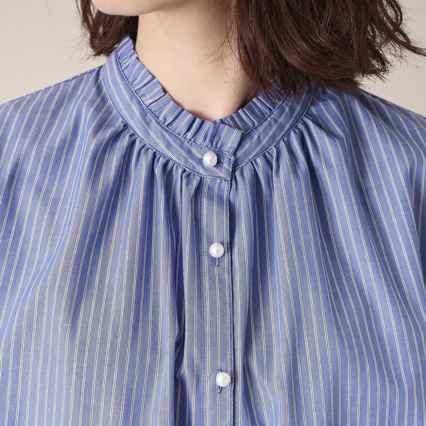 ITS&rsquo;DEMO「【通勤／手洗い可】パール調ボタン前開きブラウス」|シャツ・ブラウス|