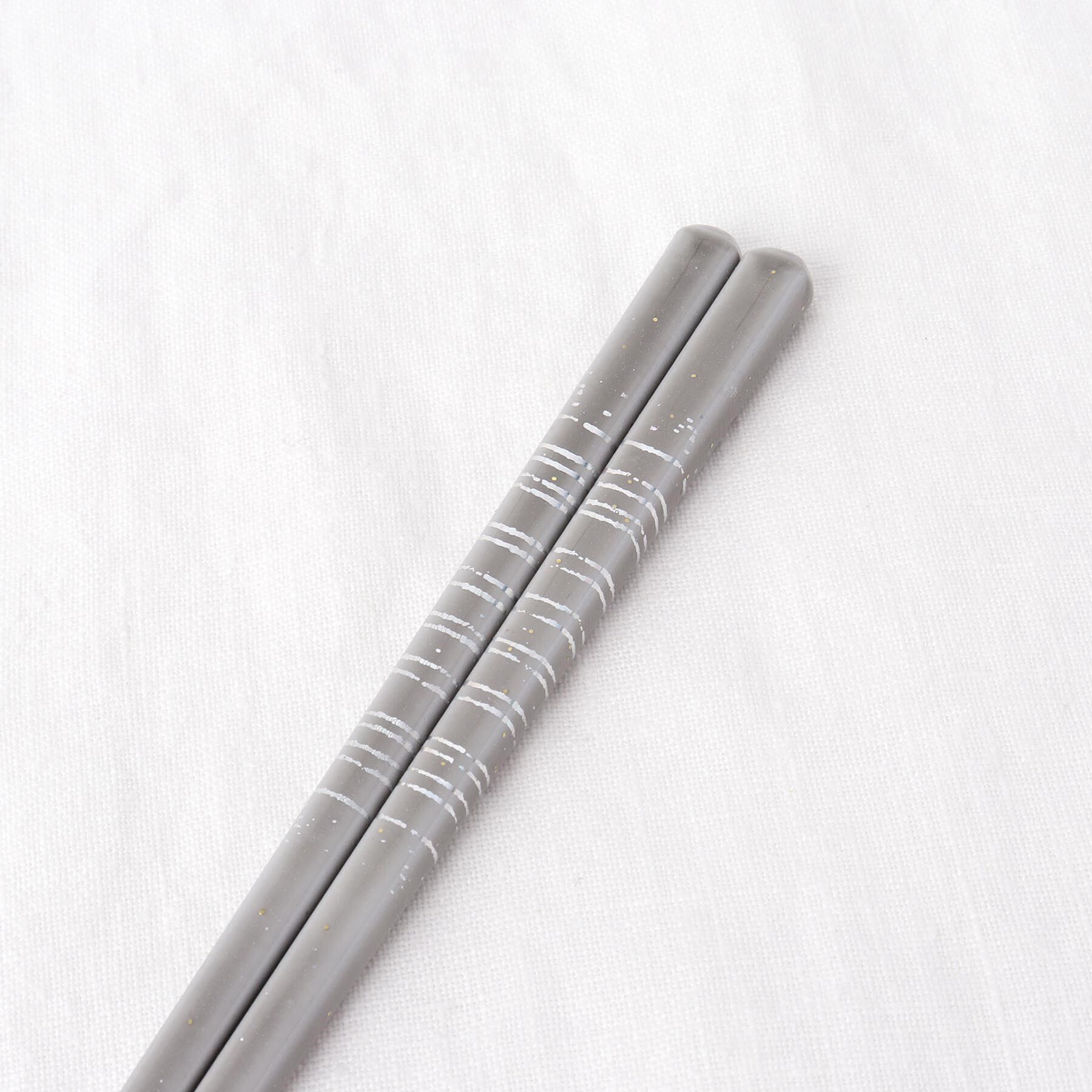 212 KITCHEN STORE「桐箱入り 箸・箸置きセット 波の光 23cm」|食器・キッチングッズ|