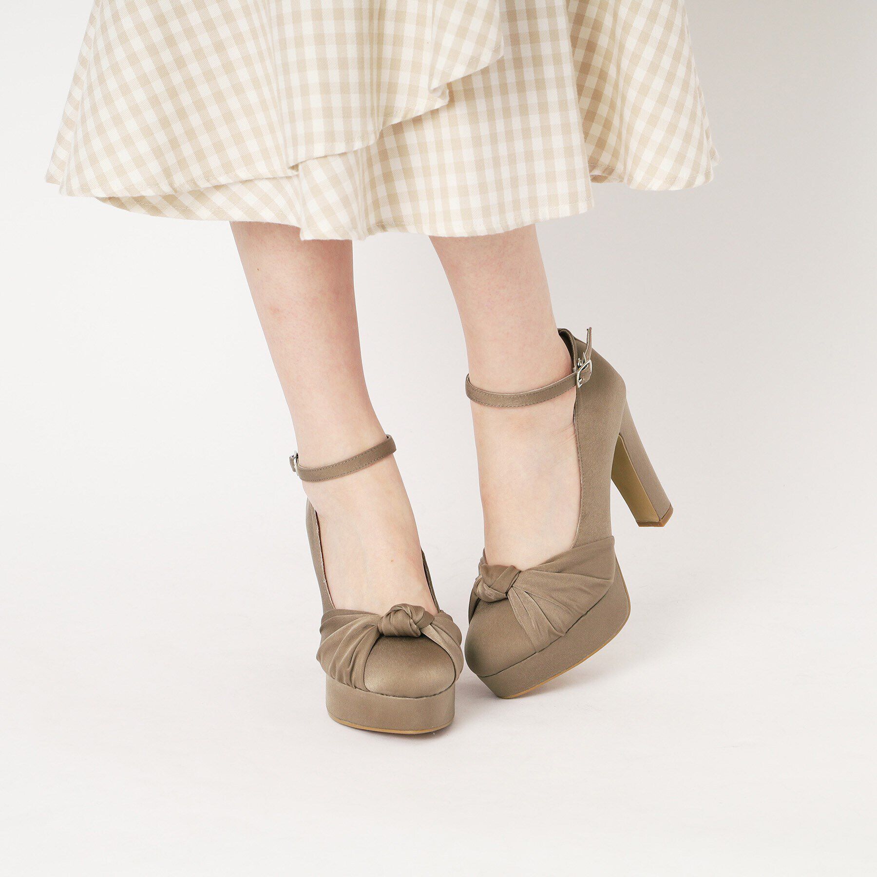 ESPERANZA「結びリボンネックベルトハイヒールパンプス 結婚式二次会 パーティー 24SS」|パンプス|