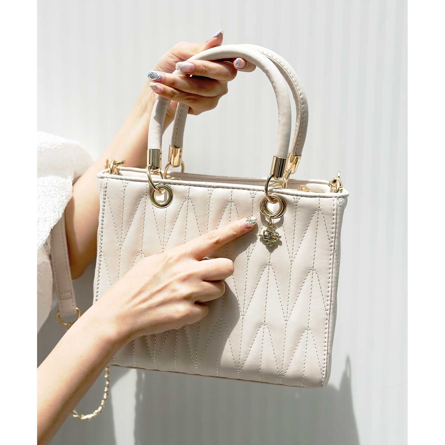 Ober Tashe「チャーム付きキルティング2WAYバッグ」|ハンドバッグ|