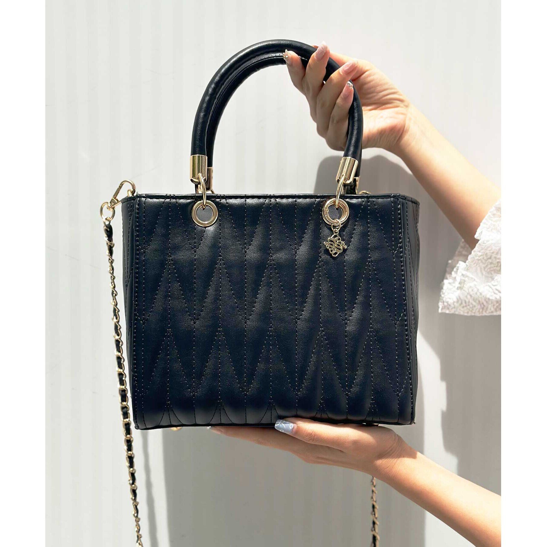 Ober Tashe「チャーム付きキルティング2WAYバッグ」|ハンドバッグ|