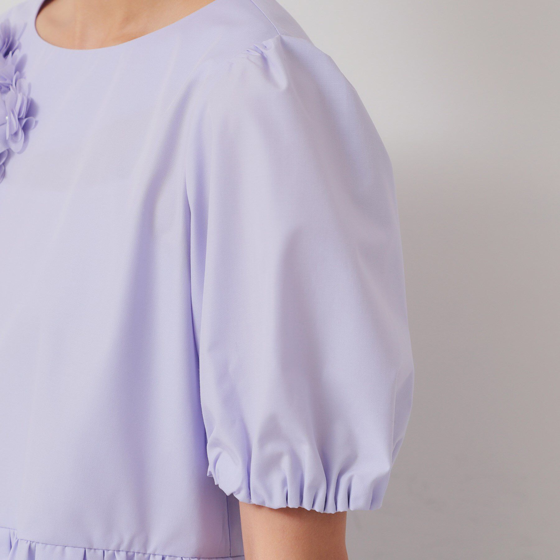 SunaUna「【接触冷感／ペプラム】コサージュ風ブラウス」|シャツ・ブラウス|