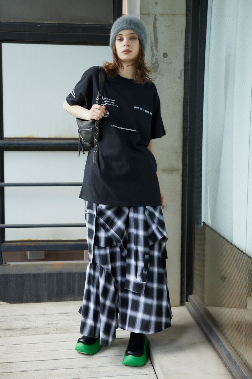 SLY「RANDOM LOGO PRINT Tシャツ」|Tシャツ・カットソー|