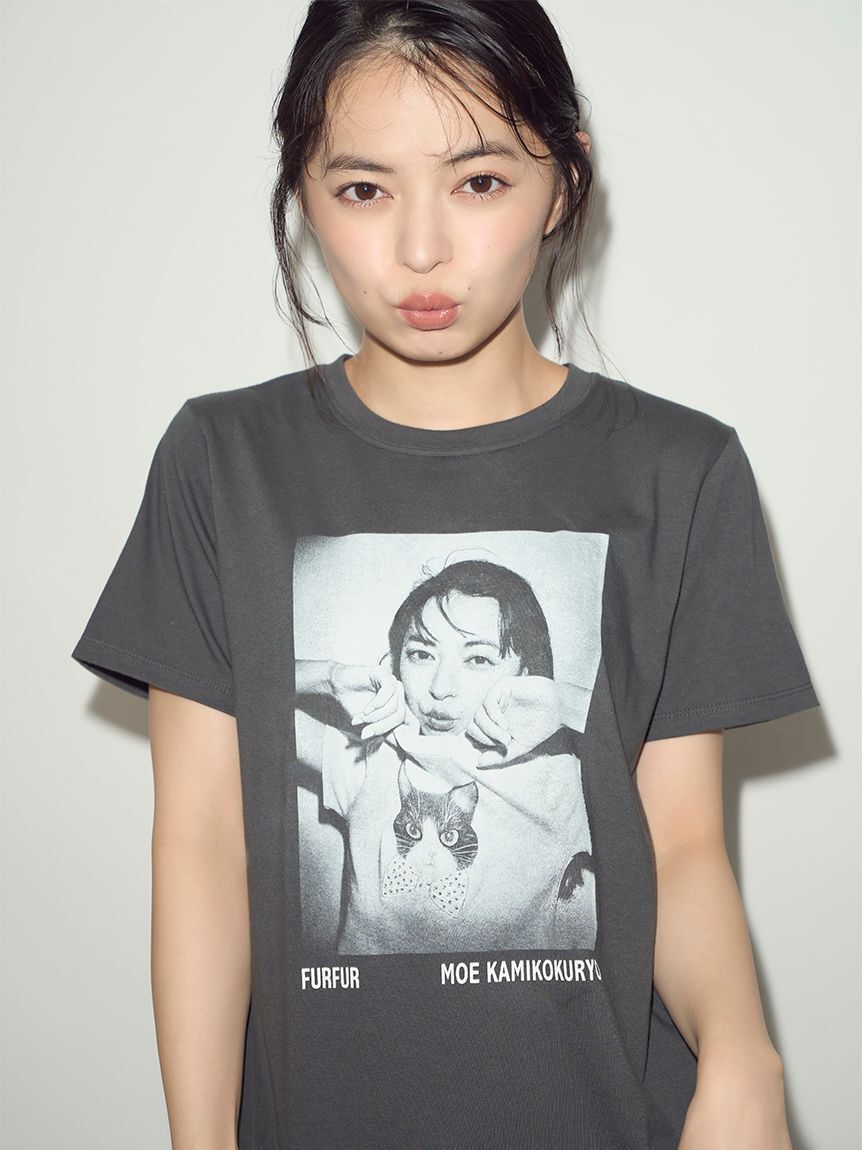 FURFUR「【上國料萌衣コラボ】モノクロポートレートメモリアルTシャツ（UNISEX）」|Tシャツ・カットソー|CGRY