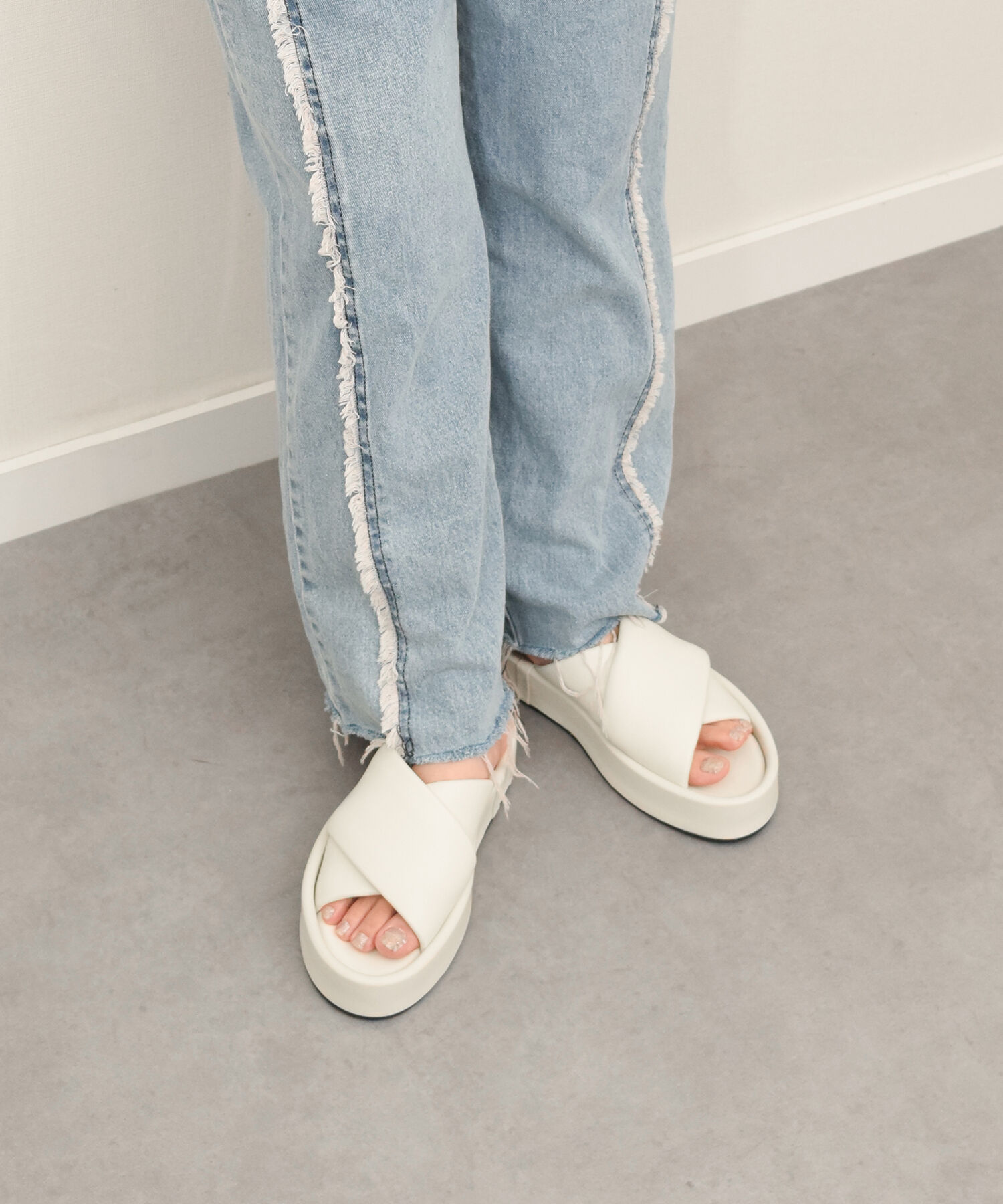 IMPORT SELECT「【JVAM】パフィークロスベルト厚底サンダル(E52125)」|サンダル|