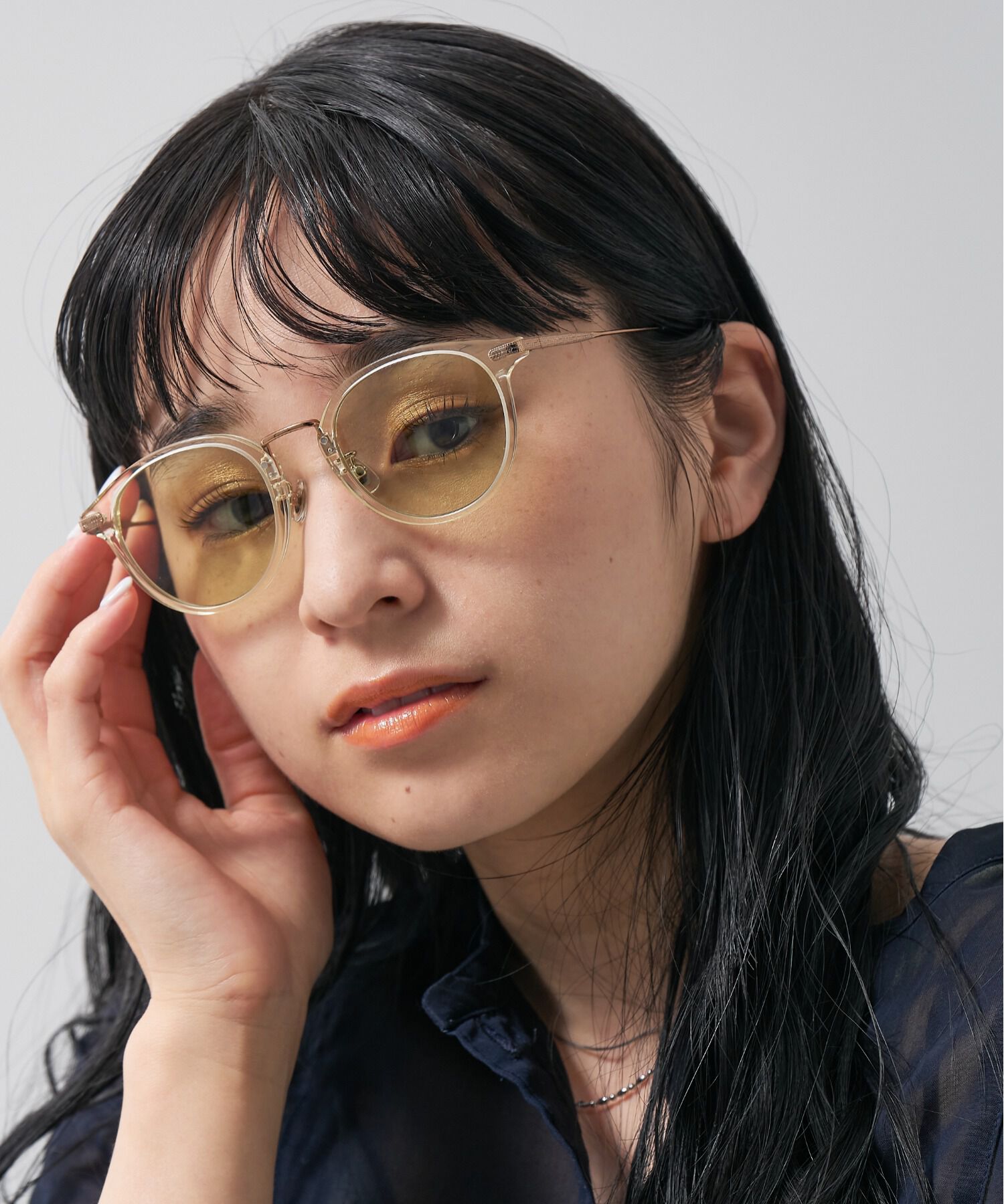  「ボストン型 調光サングラス｜紫外線対策｜レンズの色が変わるサングラス｜Zoff | UNITED ARROWS Wellness」|サングラス|イエロー