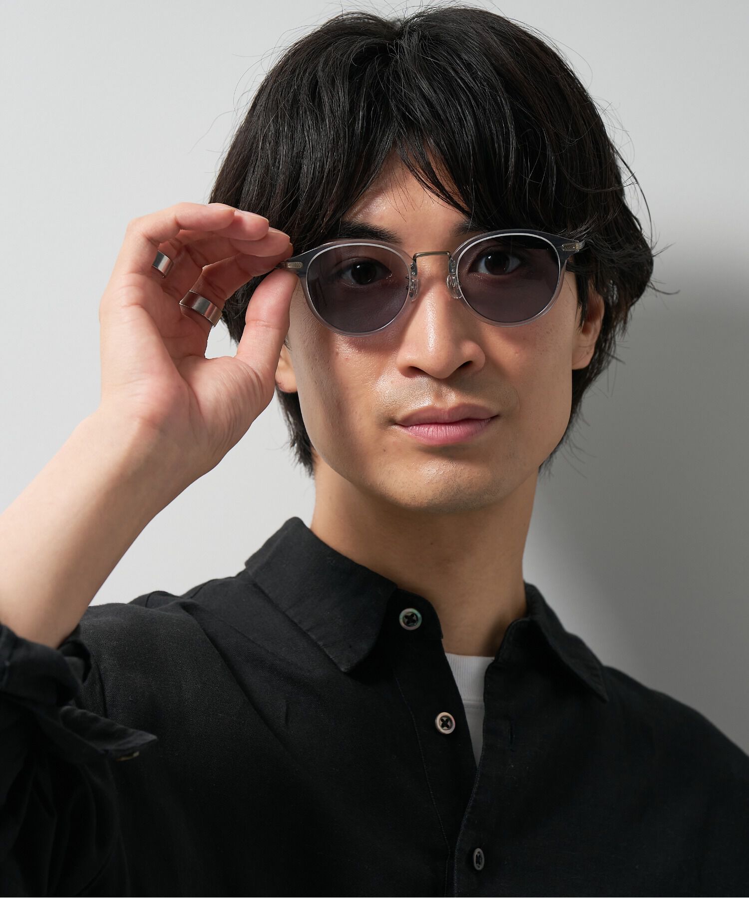  「ボストン型 調光サングラス｜紫外線対策｜レンズの色が変わるサングラス｜Zoff | UNITED ARROWS Wellness」|サングラス|