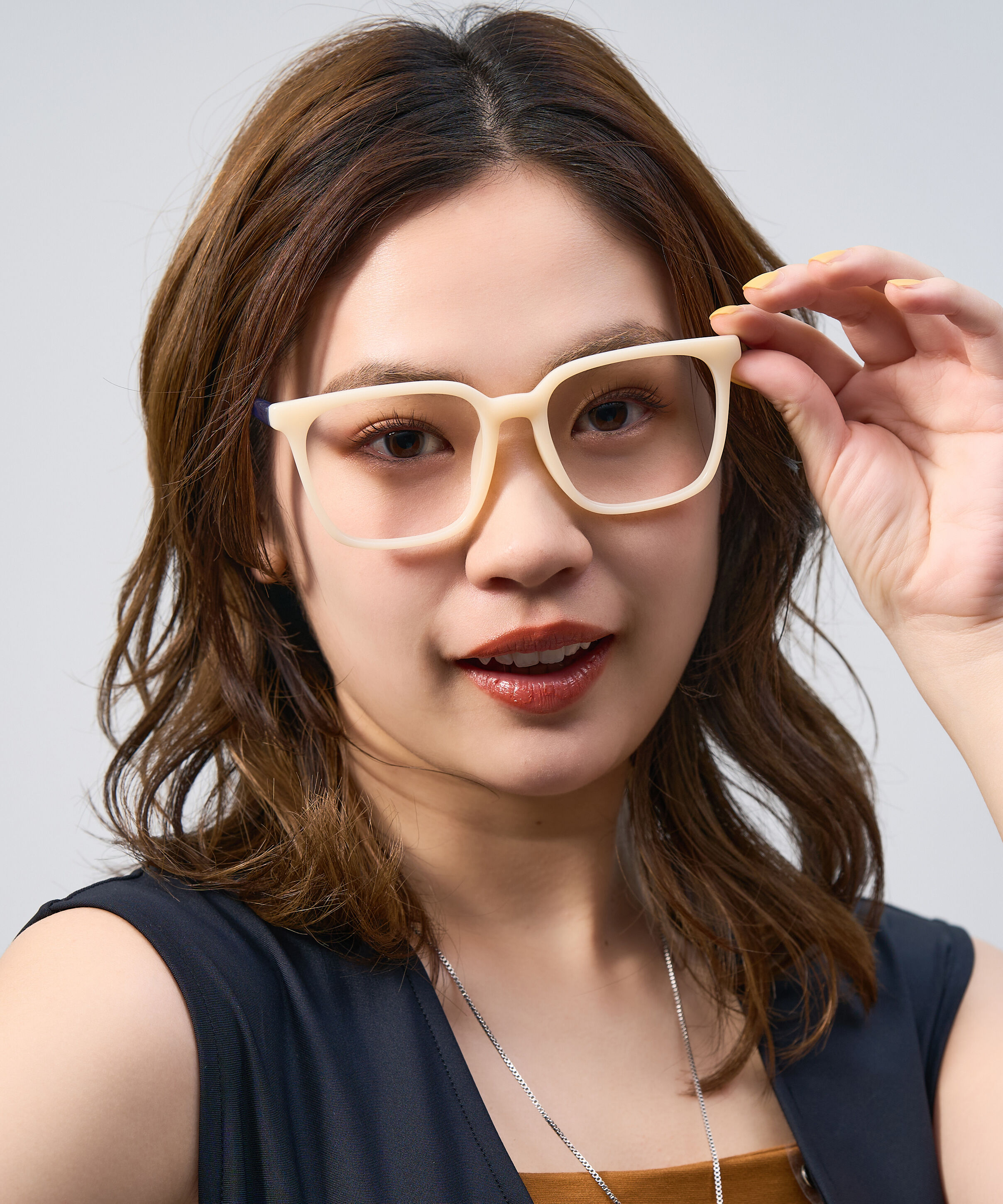  「Zoff | ウェリントン型 メガネ クリアフレーム 黒縁 伊達メガネ レンズ交換券付き」|メガネ|薄ベージュ