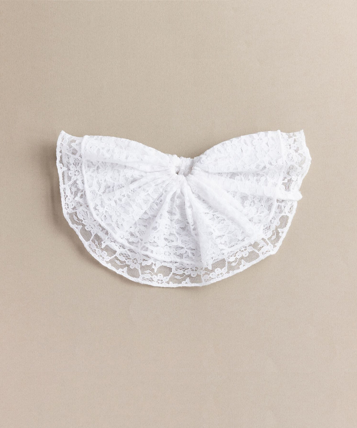 Phoebe「ビッグフリルシュシュ　ホワイト」|ヘアゴム・シュシュ|