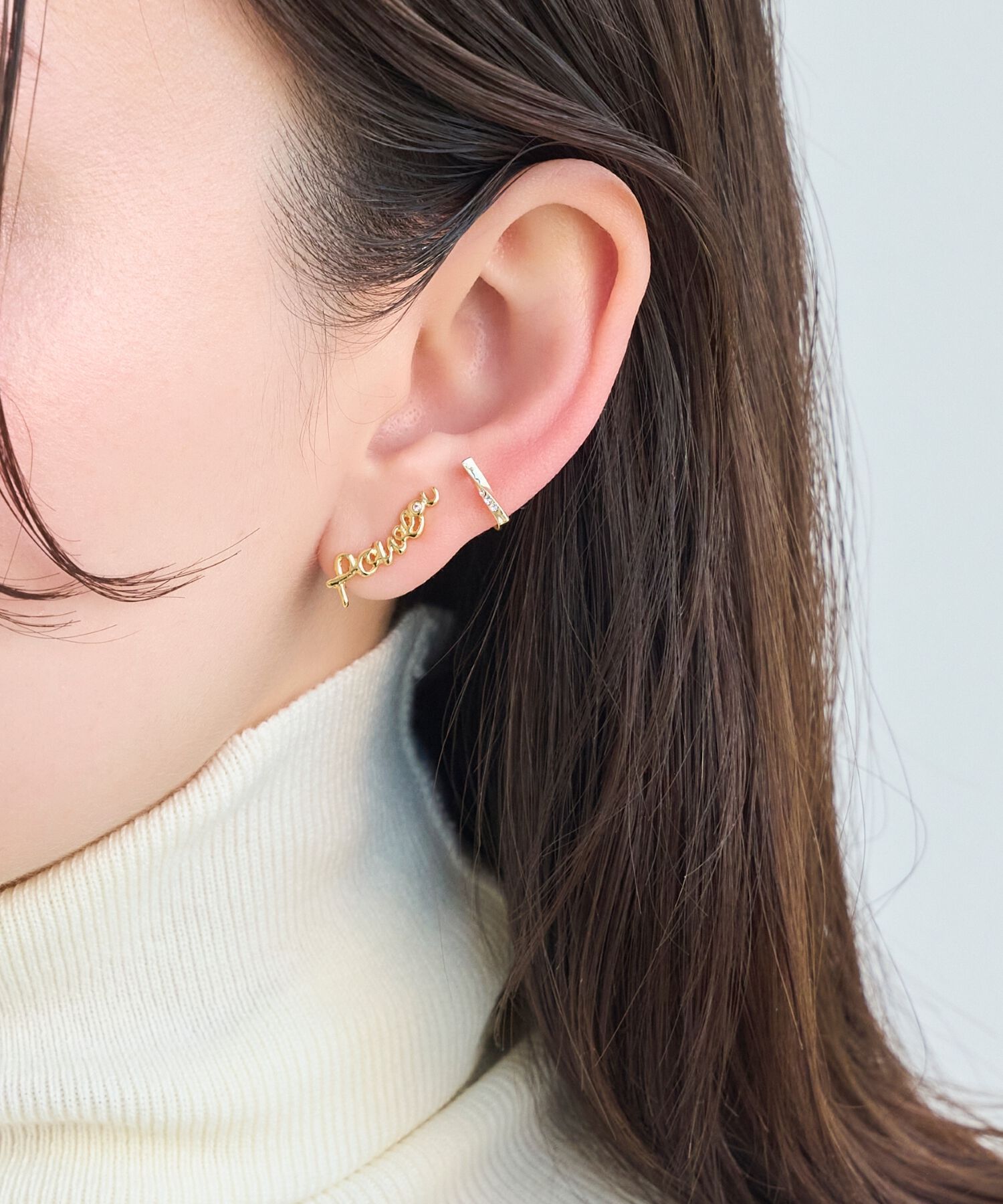 Phoebe「【痛くないシリーズ】ツイストバービジューライトフィットイヤリング　ゴールド」|イヤリング|