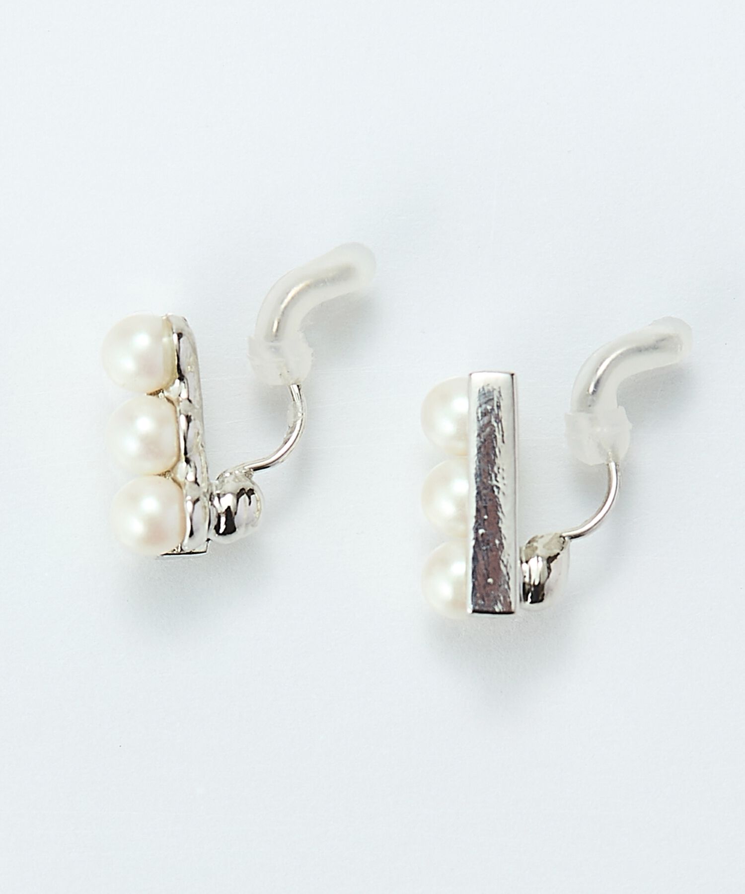 Phoebe「【痛くないシリーズ/金属アレルギー対応】パール＆バーライトフィットイヤリング　シルバー」|イヤリング|