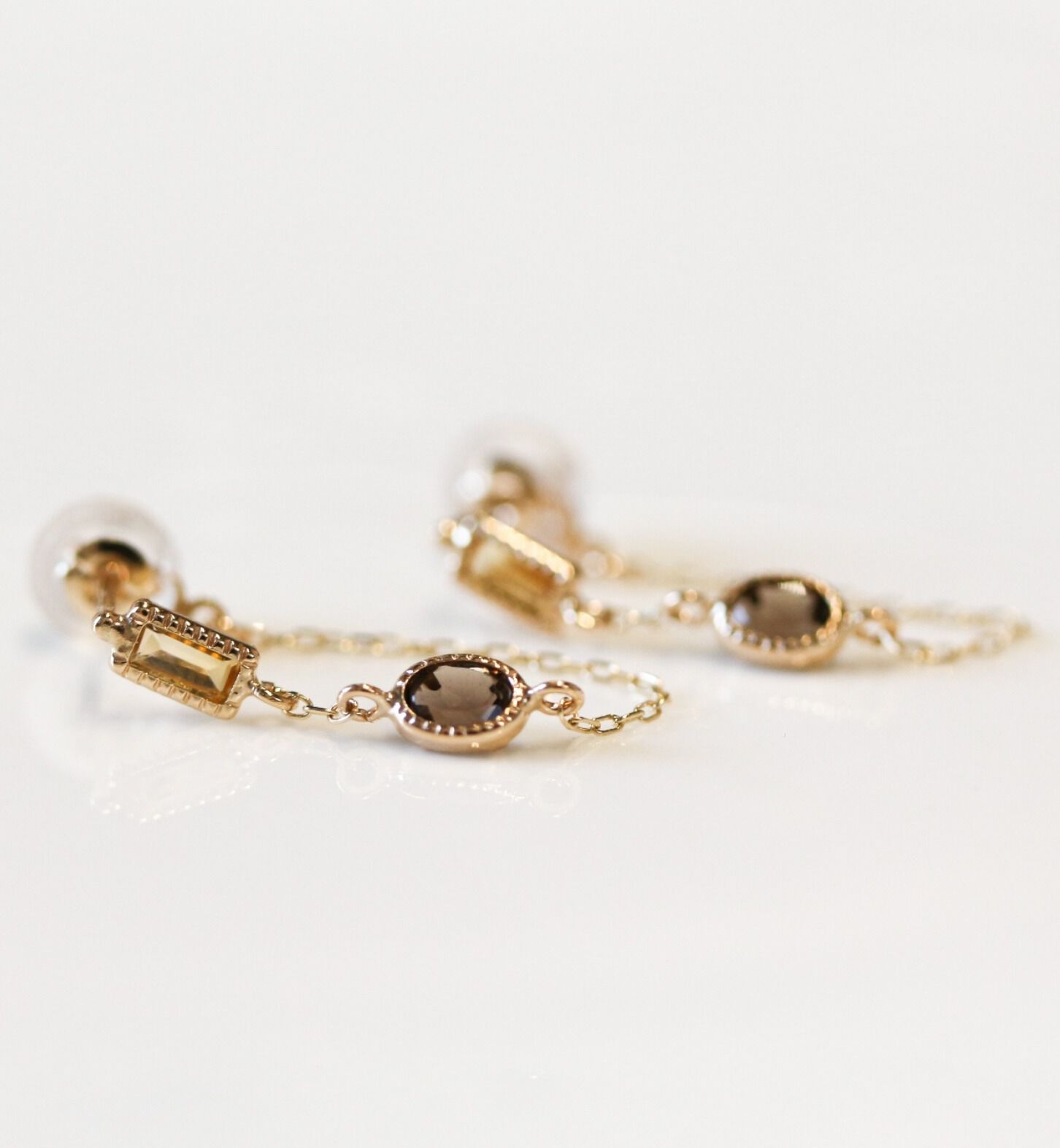  「シトリン / スモーキークォーツ チェーンフープ ピアス | K10YG」|ピアス|