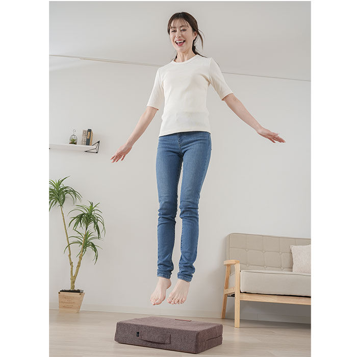 BACKYARD FAMILY「体幹ぴょんぴょん ホップステッパー スリム 通販 トランポリンクッション 踏み台昇降 トランポリン」|スポーツ|