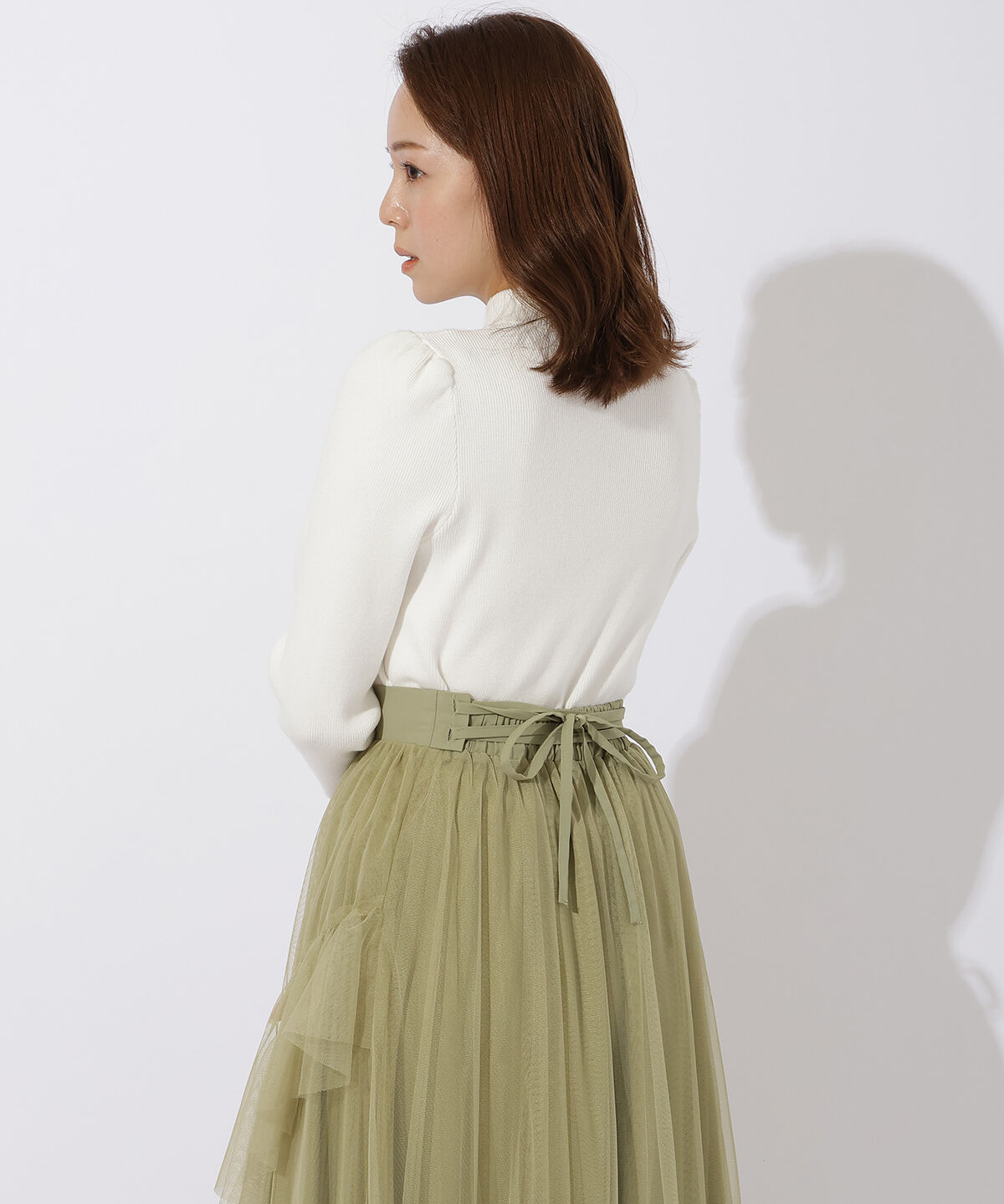 アンドクチュール「スリットハイネックビジューニットプルオーバー」|ニット・セーター|