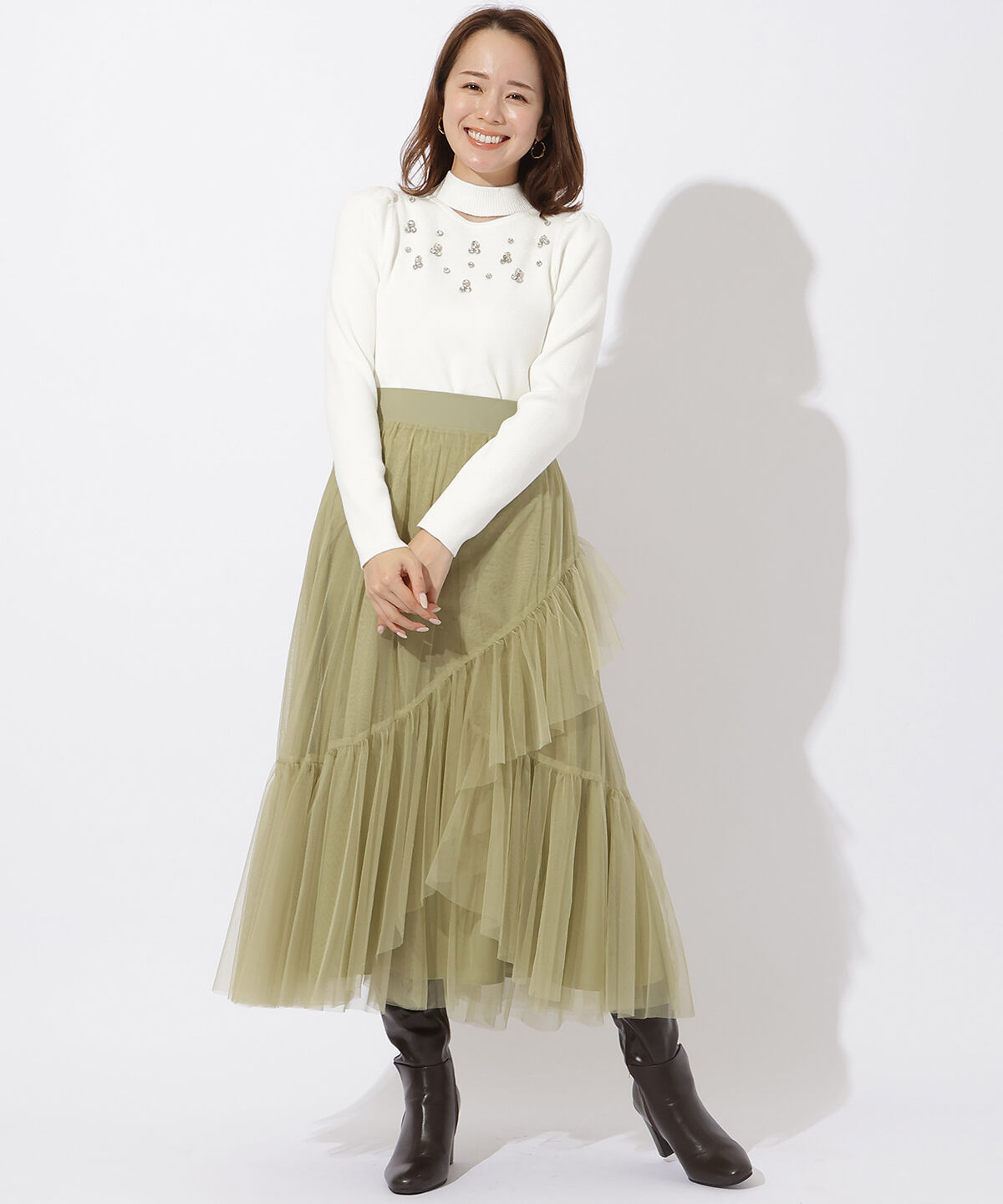 アンドクチュール「スリットハイネックビジューニットプルオーバー」|ニット・セーター|