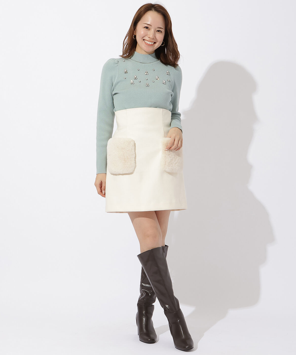 アンドクチュール「スリットハイネックビジューニットプルオーバー」|ニット・セーター|