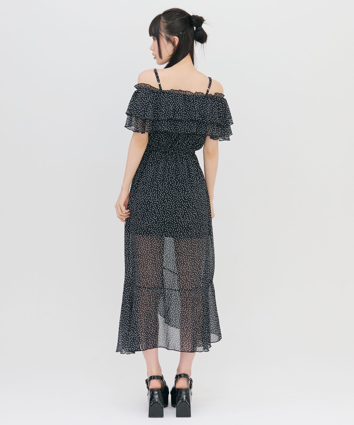 REDYAZEL「ランダムドットオフショルシフォンワンピース」|ワンピース|