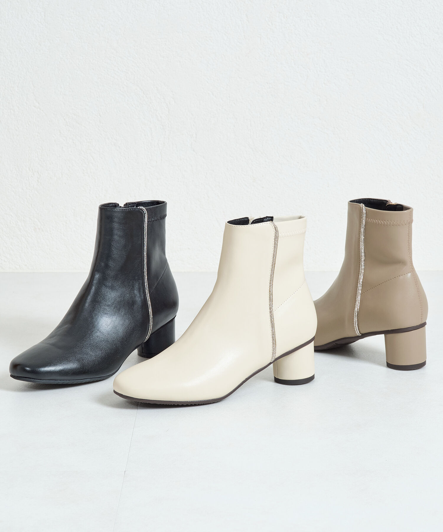 WA Oriental TRaffic「●2024秋冬新作●ラインストーン切替ショートブーツ/42404」|ショートブーツ|WHITE