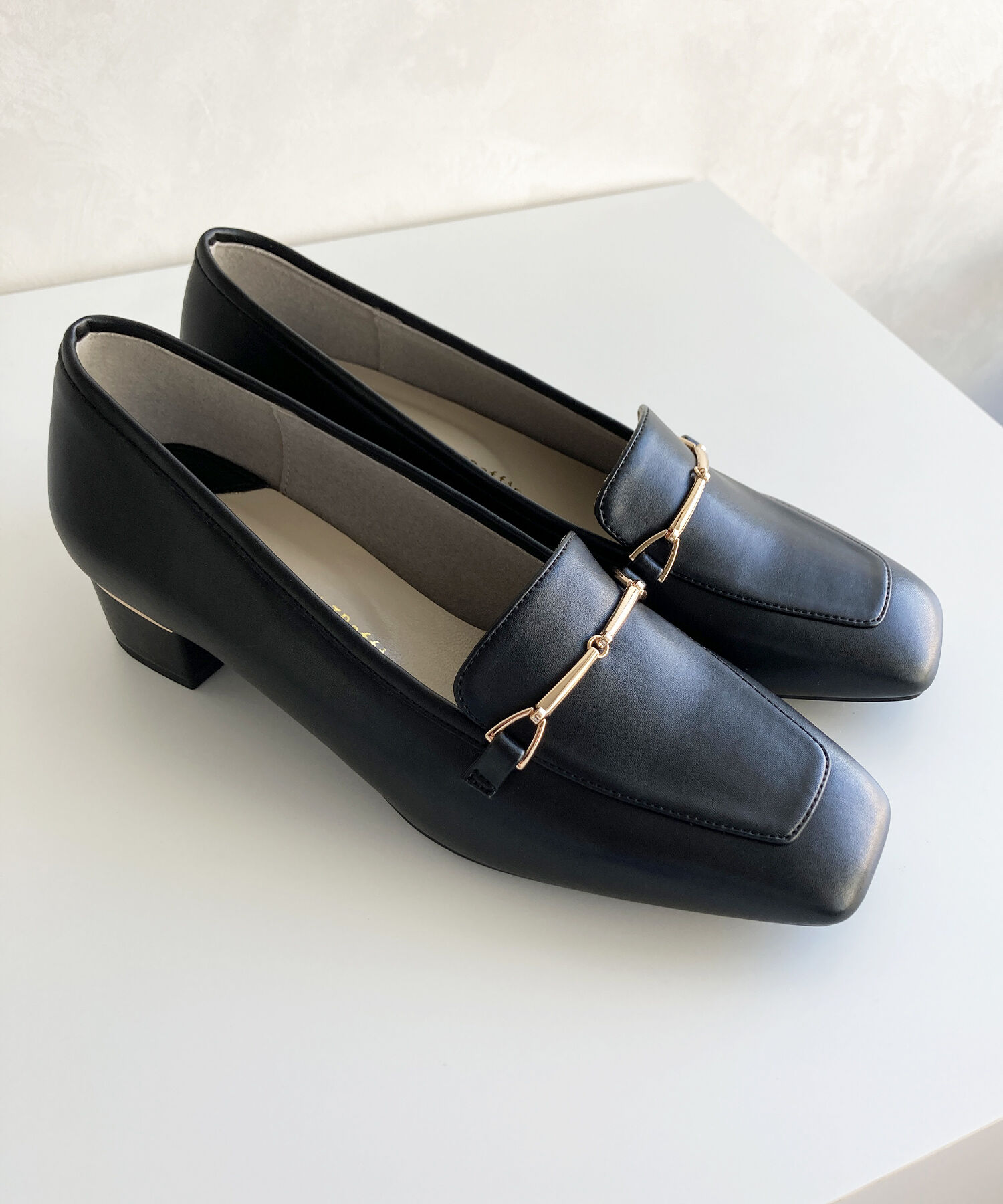 WA Oriental TRaffic「●人気シリーズ●メタリックラインビットヒールローファー/52101 ローファー」|パンプス|