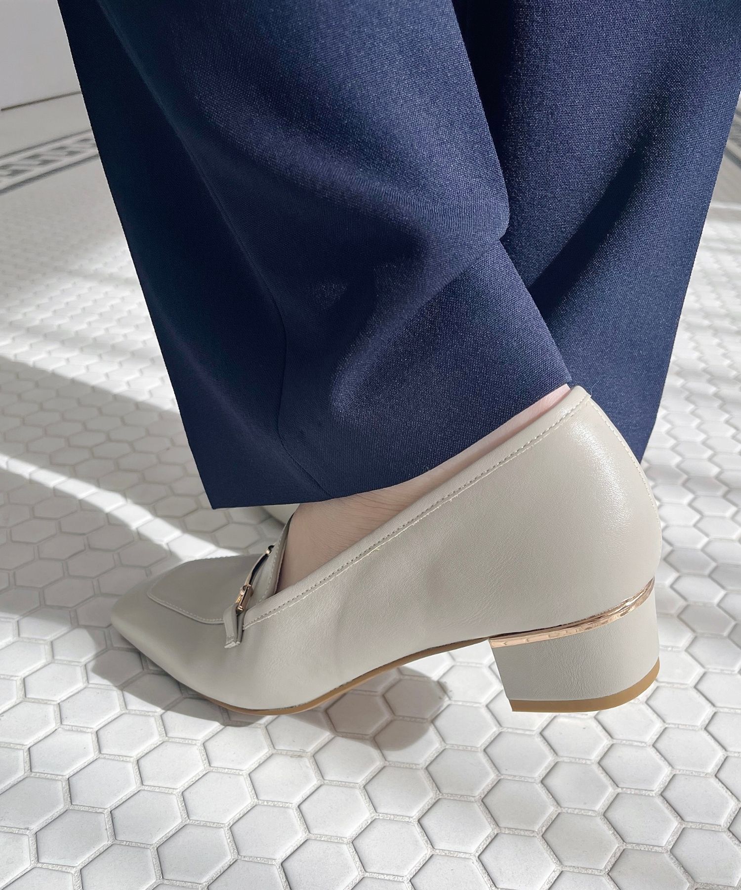 WA Oriental TRaffic「●人気シリーズ●メタリックラインビットヒールローファー/52101 ローファー」|パンプス|