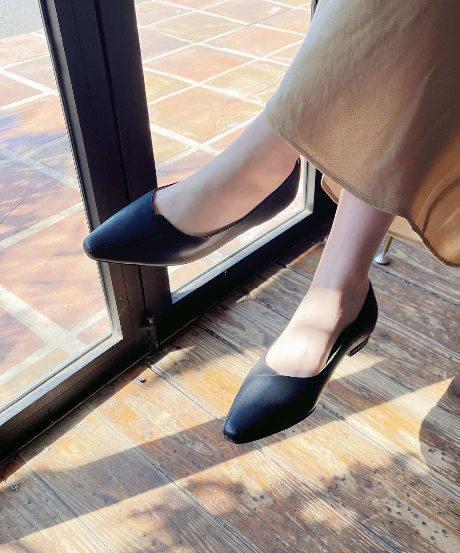 ORiental TRaffic「【WEB限定】アシンメトリーデザイン フラット パンプス /55102 通勤靴 すっきりシルエット」|パンプス|