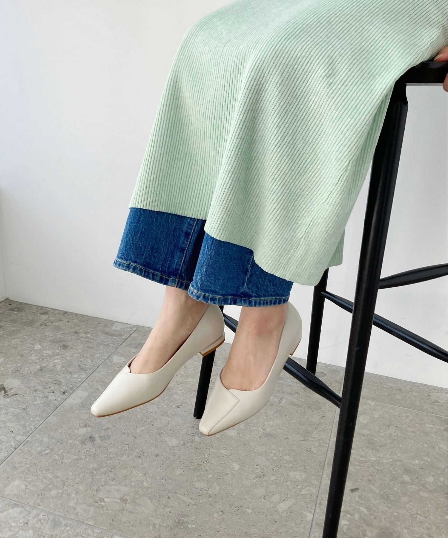 ORiental TRaffic「【WEB限定】アシンメトリーデザイン フラット パンプス /55102 通勤靴 すっきりシルエット」|パンプス|