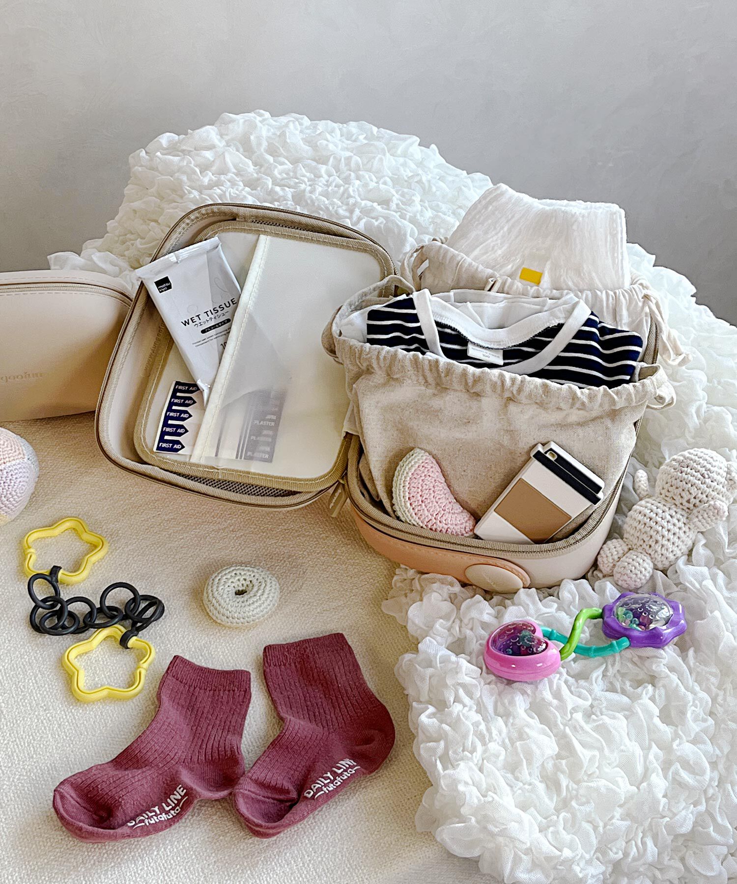 fungoofun「【WEB限定】EVAワイドマルチポーチ/G-0018 ポーチ 人気 売れてる 柔らかい」|ハンドバッグ|