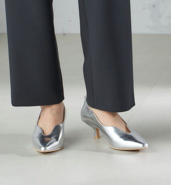 SHIPS for women「little black: パールモチーフ ウェーブ カット パンプス」|パンプス|