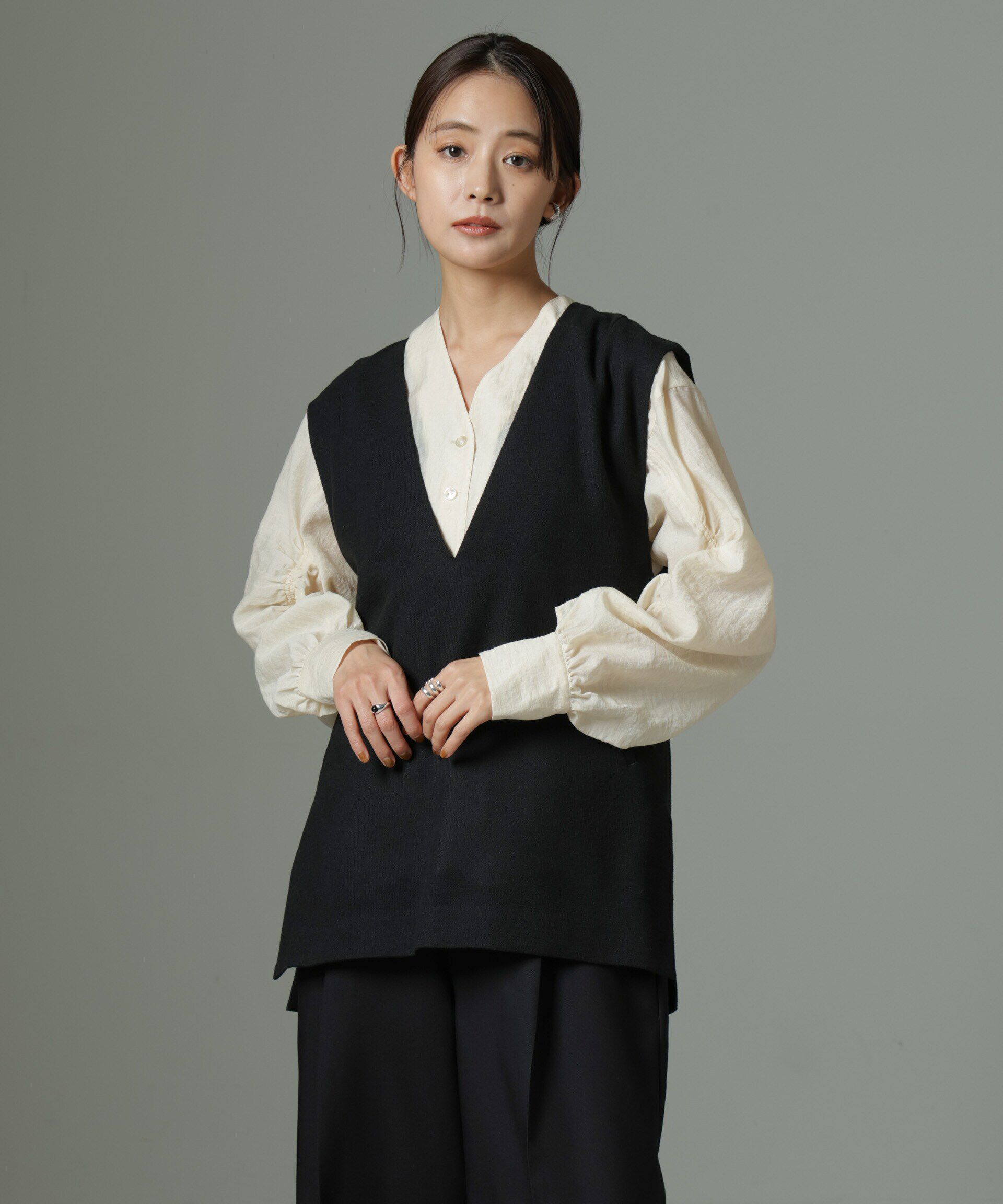 nano･universe「深Vネックベスト＋ニットソーセット」|シャツ・ブラウス|