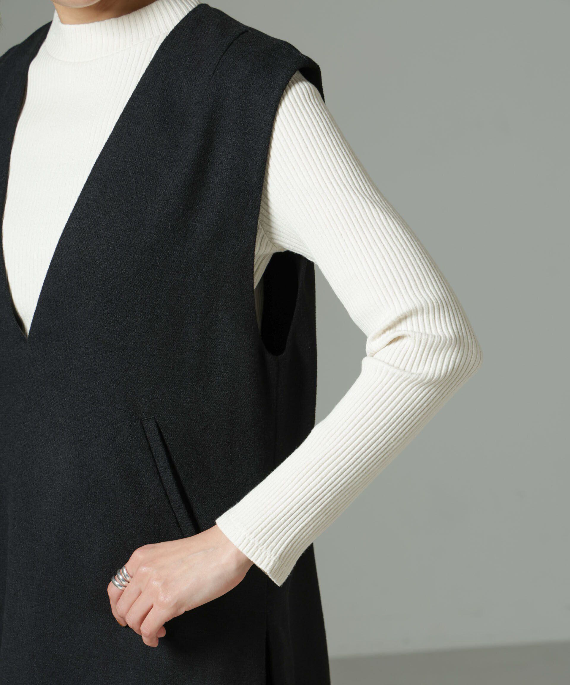 nano･universe「深Vネックベスト＋ニットソーセット」|シャツ・ブラウス|