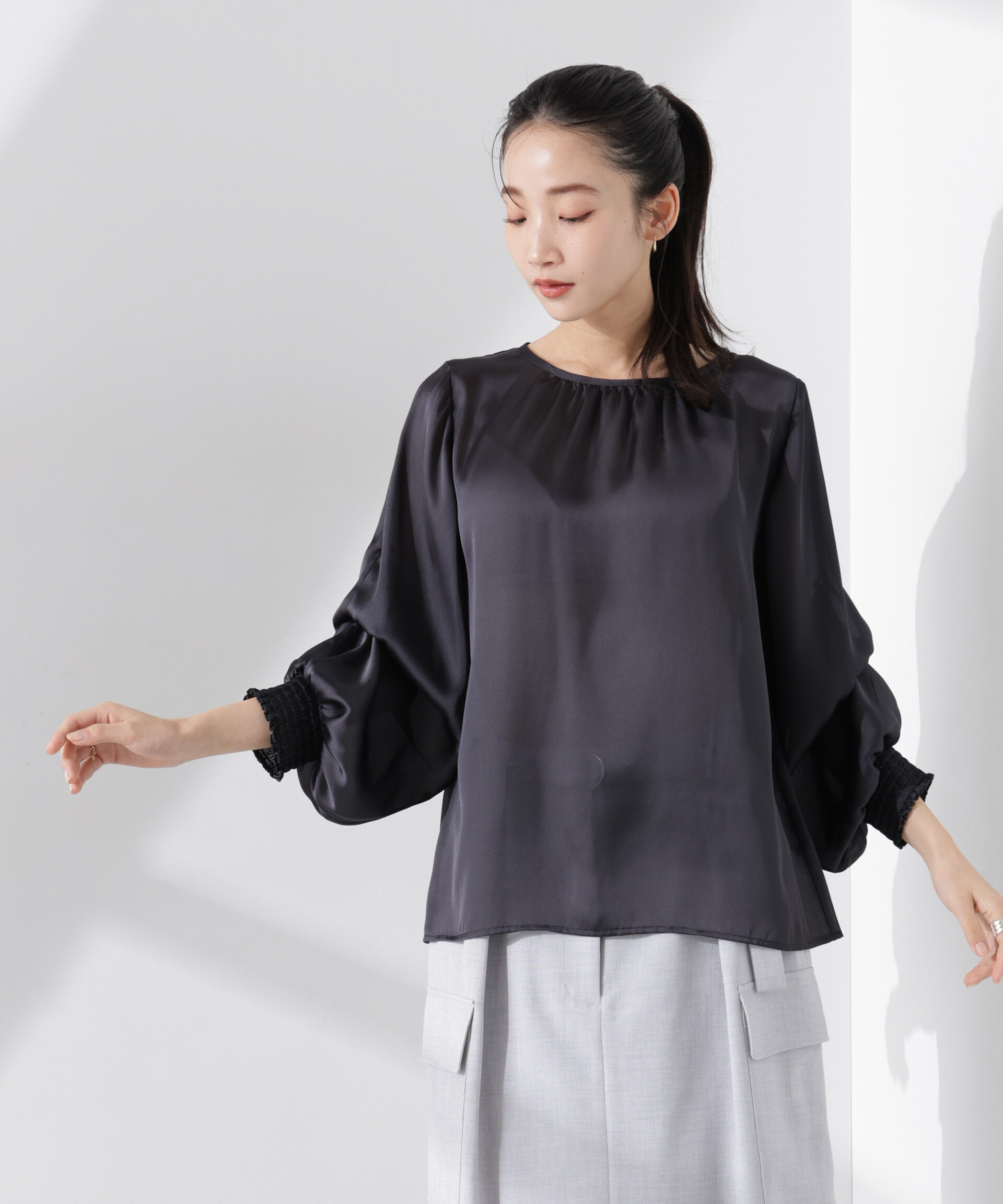 nano･universe「2WAYデザインスリーブサテンブラウス」|シャツ・ブラウス|