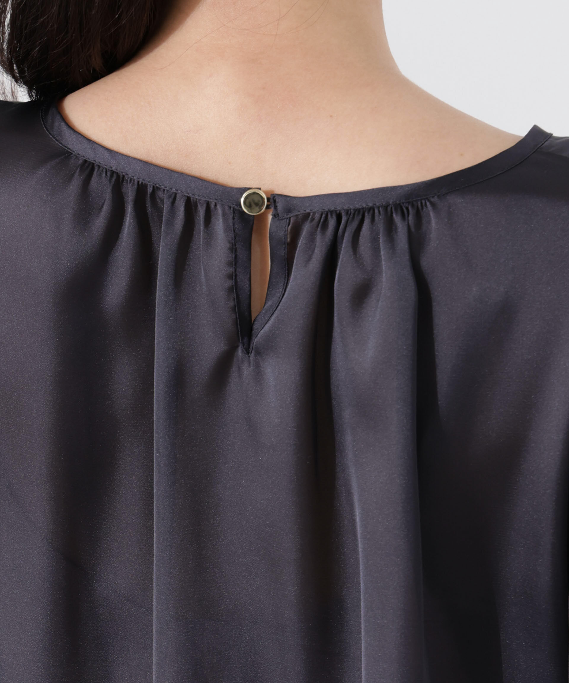 nano･universe「2WAYデザインスリーブサテンブラウス」|シャツ・ブラウス|