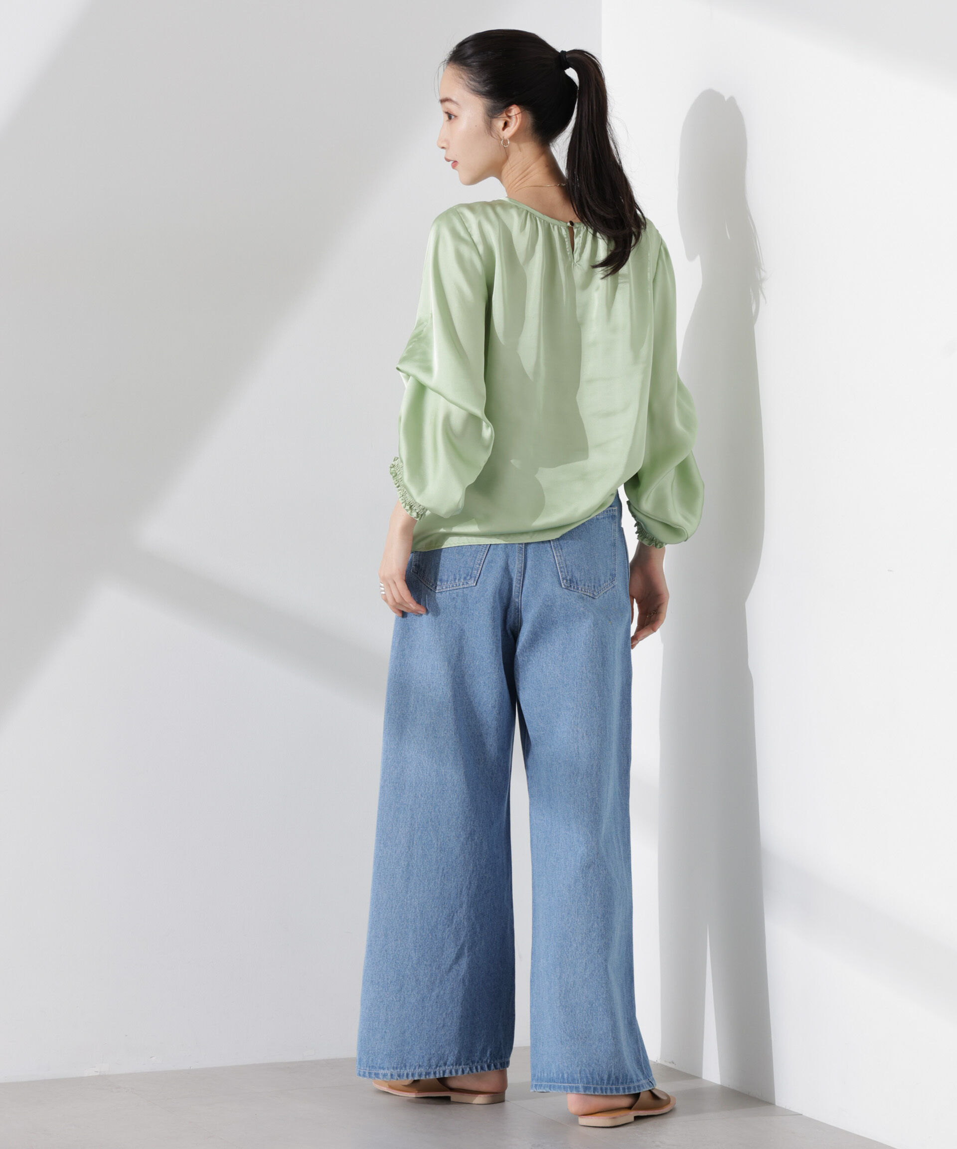 nano･universe「2WAYデザインスリーブサテンブラウス」|シャツ・ブラウス|