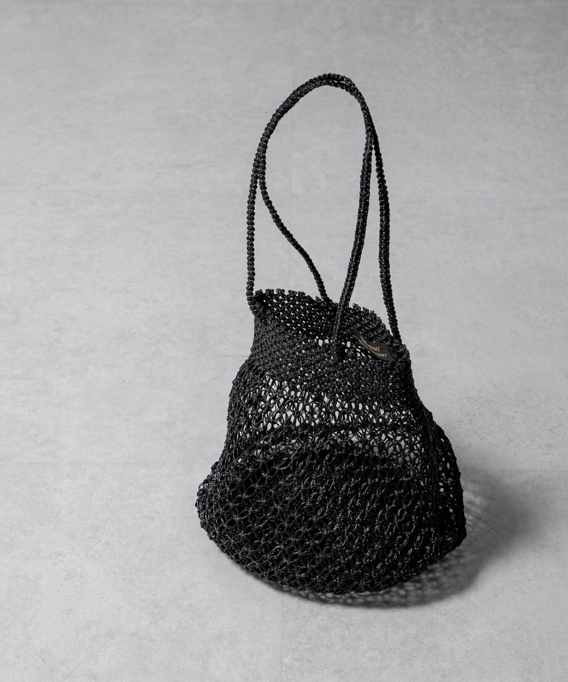 nano･universe「The Bagmati/メタリック マクラメバッグ」|ショルダー・メッセンジャー|ブラック