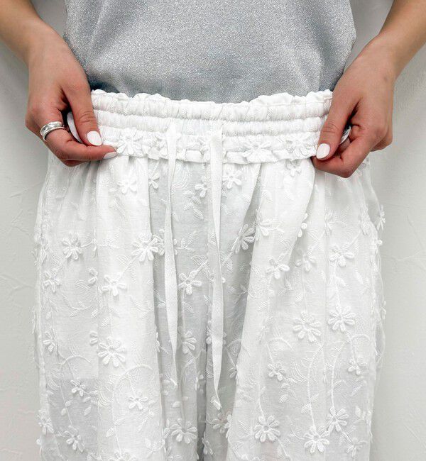 fredy emue「3D刺繍スカラップイージーパンツ」|チノ|