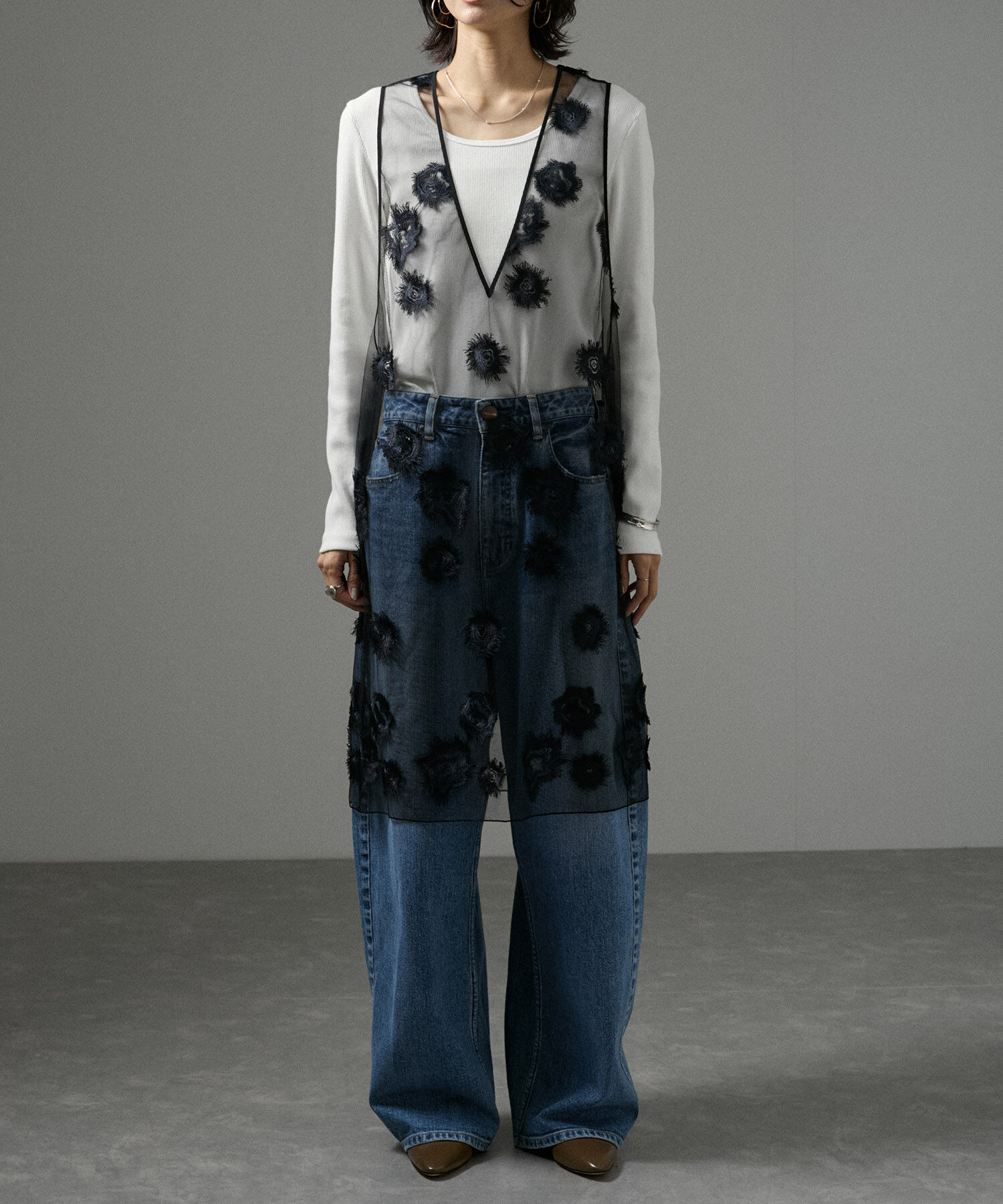 SALON adam et rope'「【前後2WAY】フラワーエンブロイダリーシアージャンパースカート」|ワンピース|