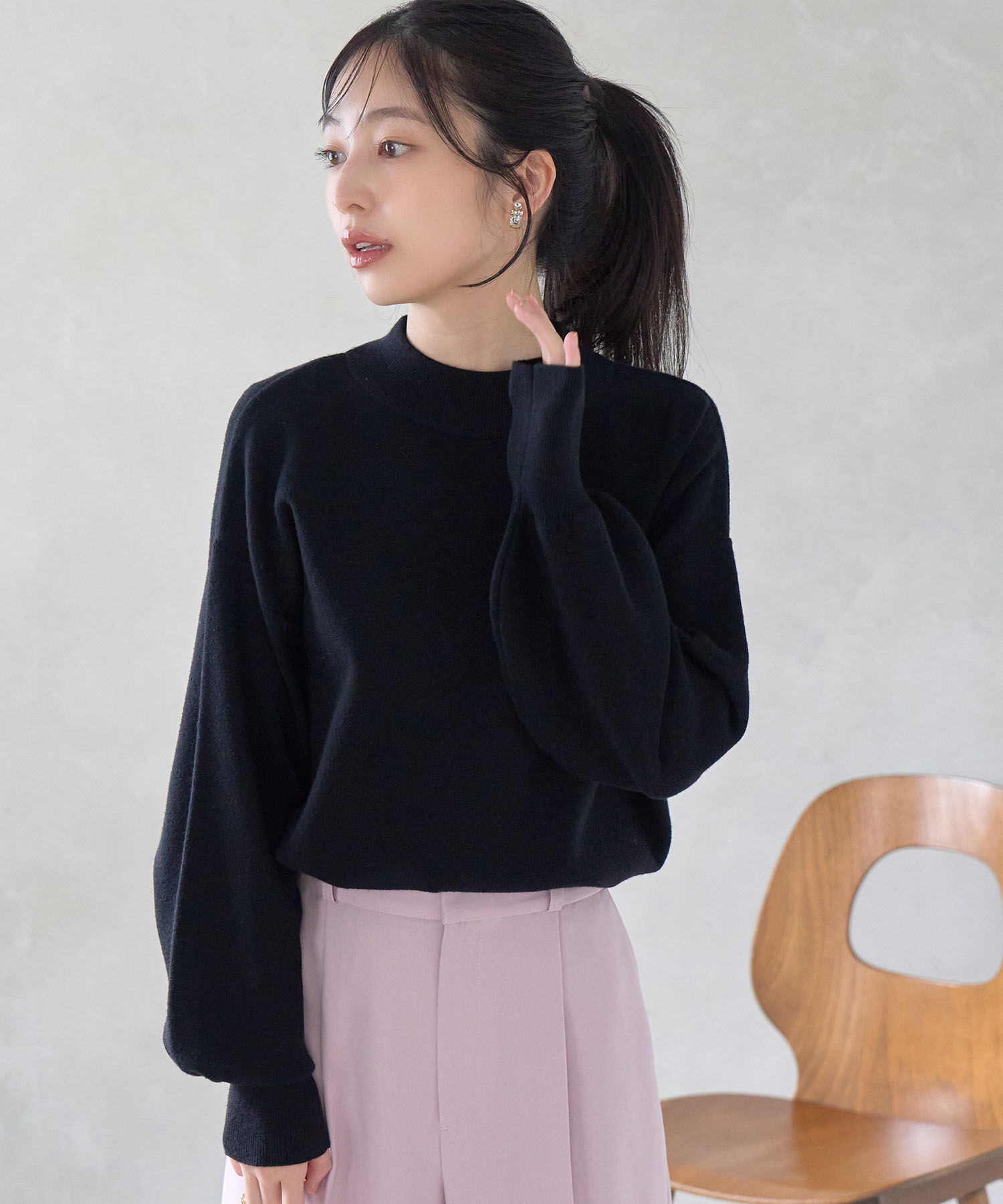 VIS「【吸湿発熱・エコベロ】バックパールハイネックニット」|ニット・セーター|